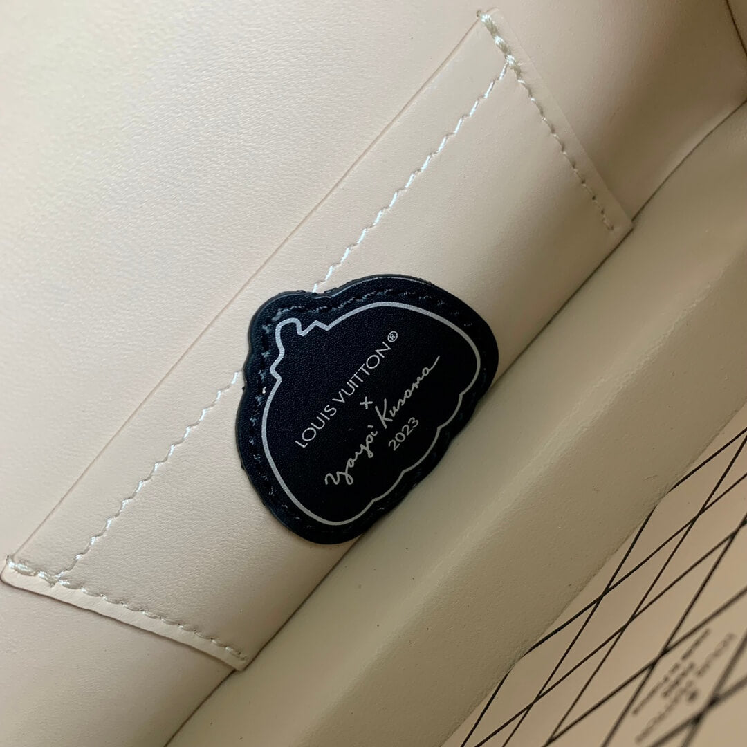 m21621 lu x yk petite malle 20cm cowhide real leather black