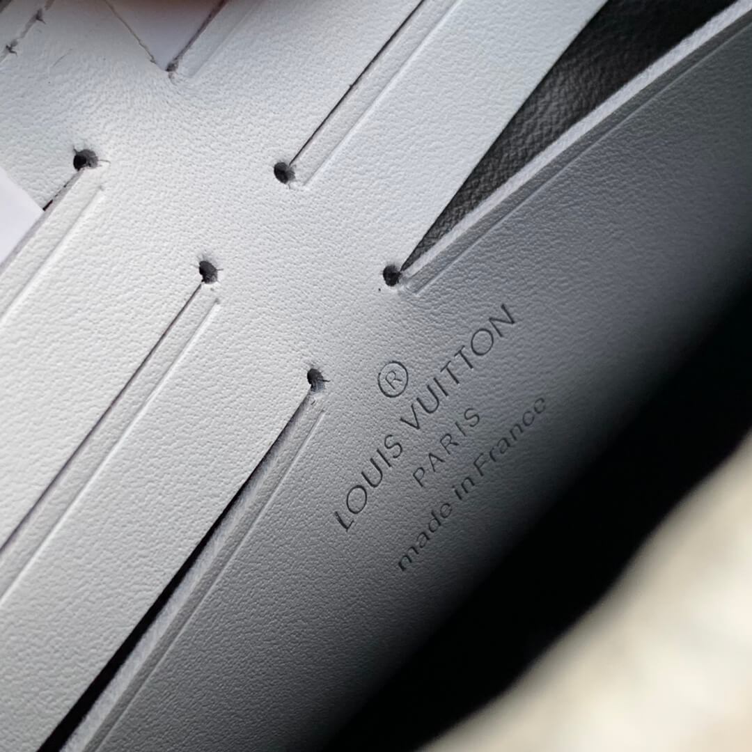 m21681 pochette voyage mens bag 27cm monogram white