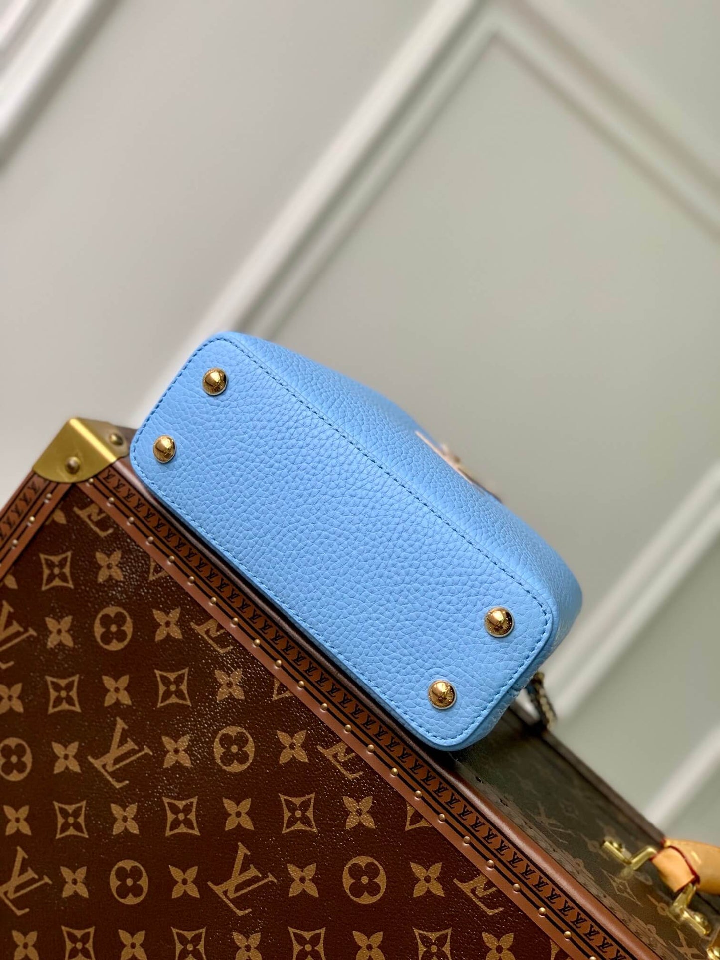 m21689 capucines mini handbag 21cm blue silk texture cowhide