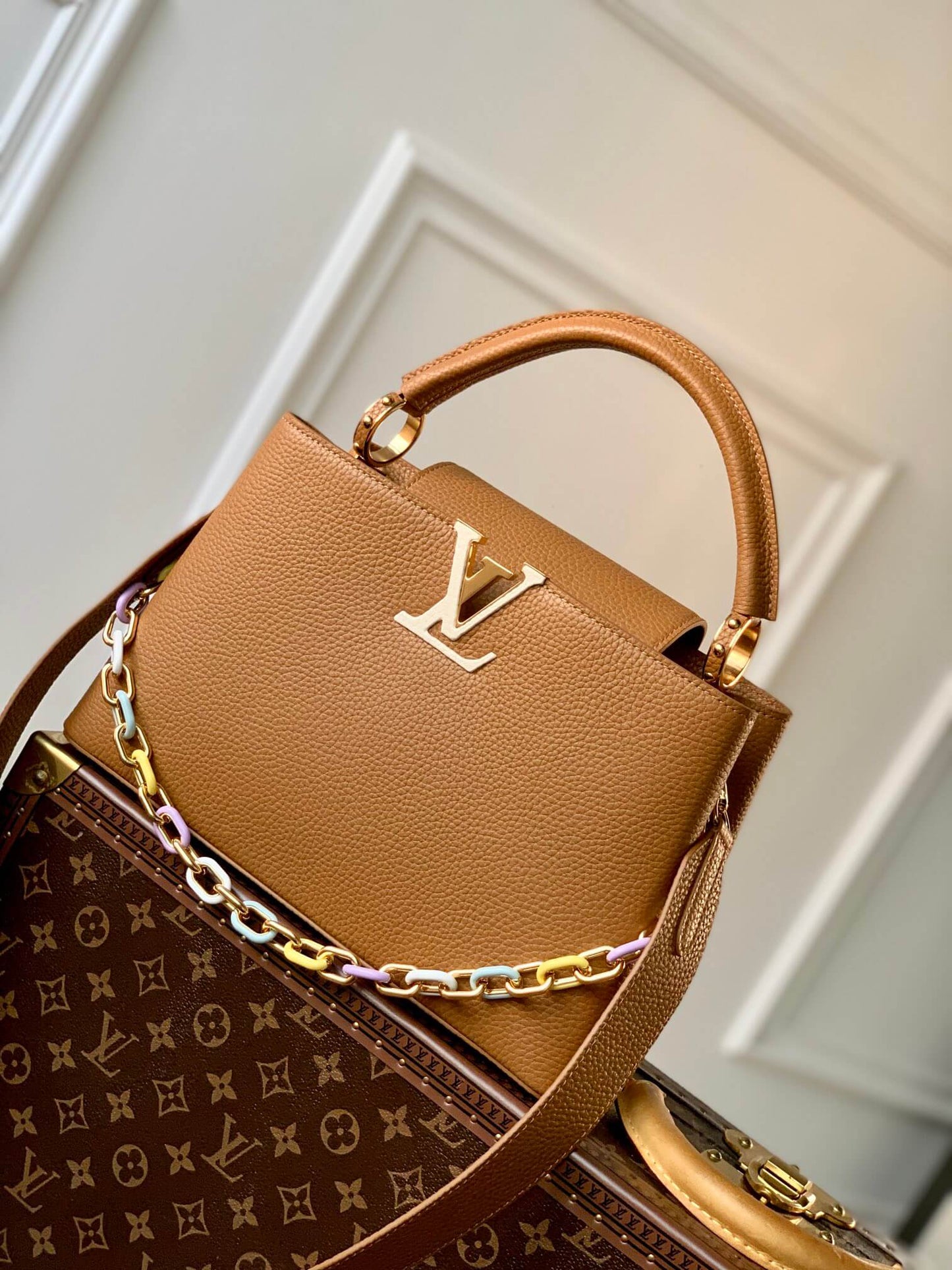 m21798 capucines mm taurillon 31cm brown cowhide real leather