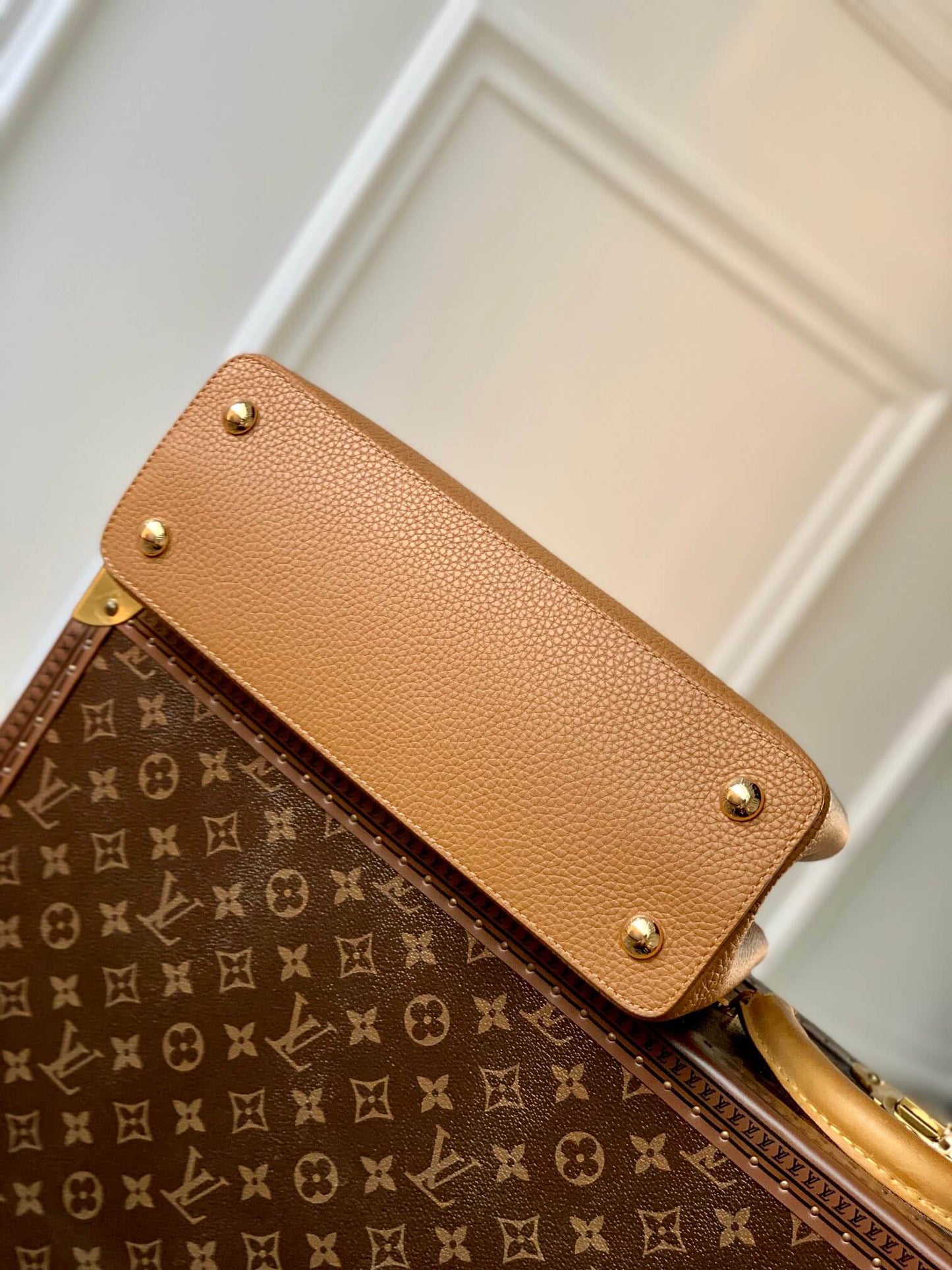 m21798 capucines mm taurillon 31cm brown cowhide real leather
