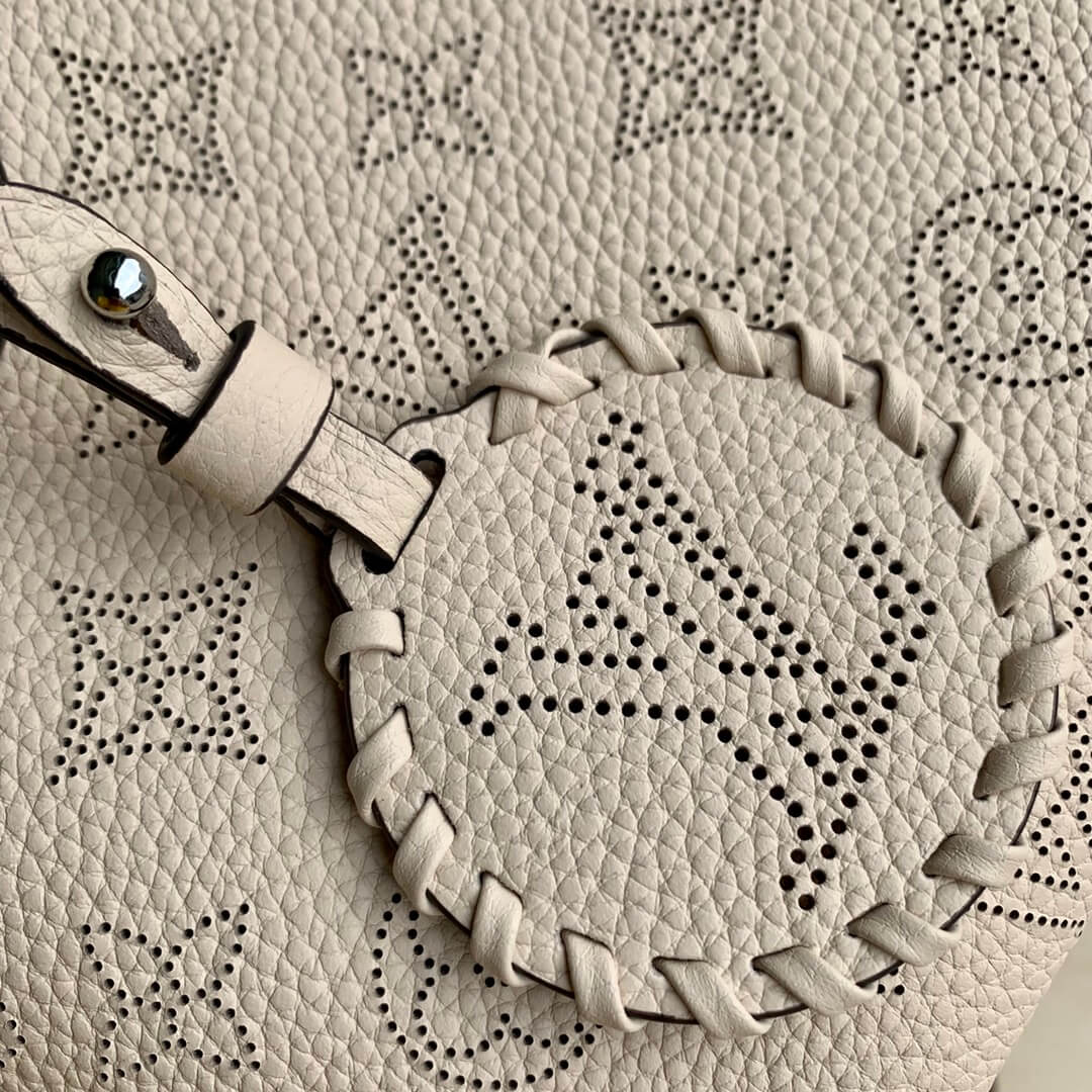 m21849 blossom pm handbag 20cm milk white neverfull
