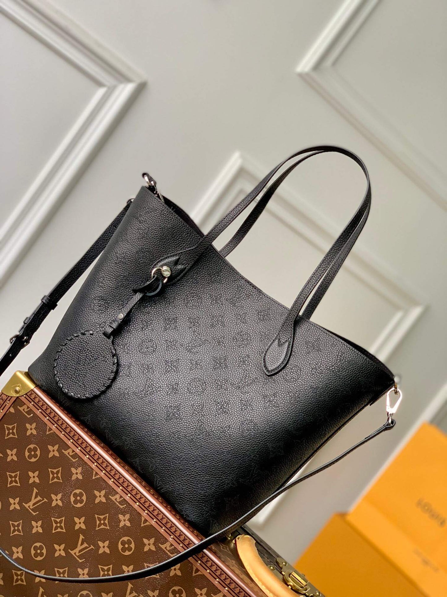 m21850 blossom mm handbag 30cm black neverfull