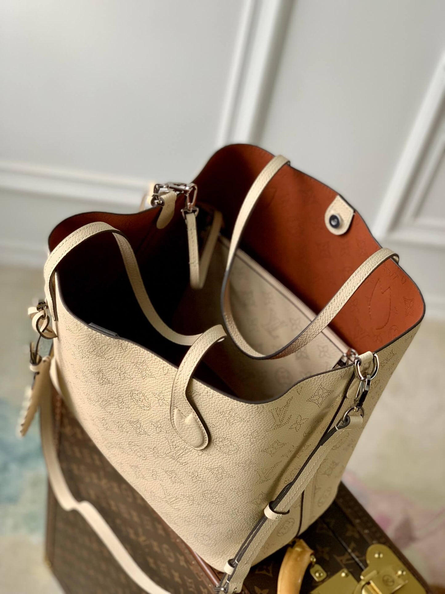 m21850 blossom mm handbag 30cm milk white neverfull