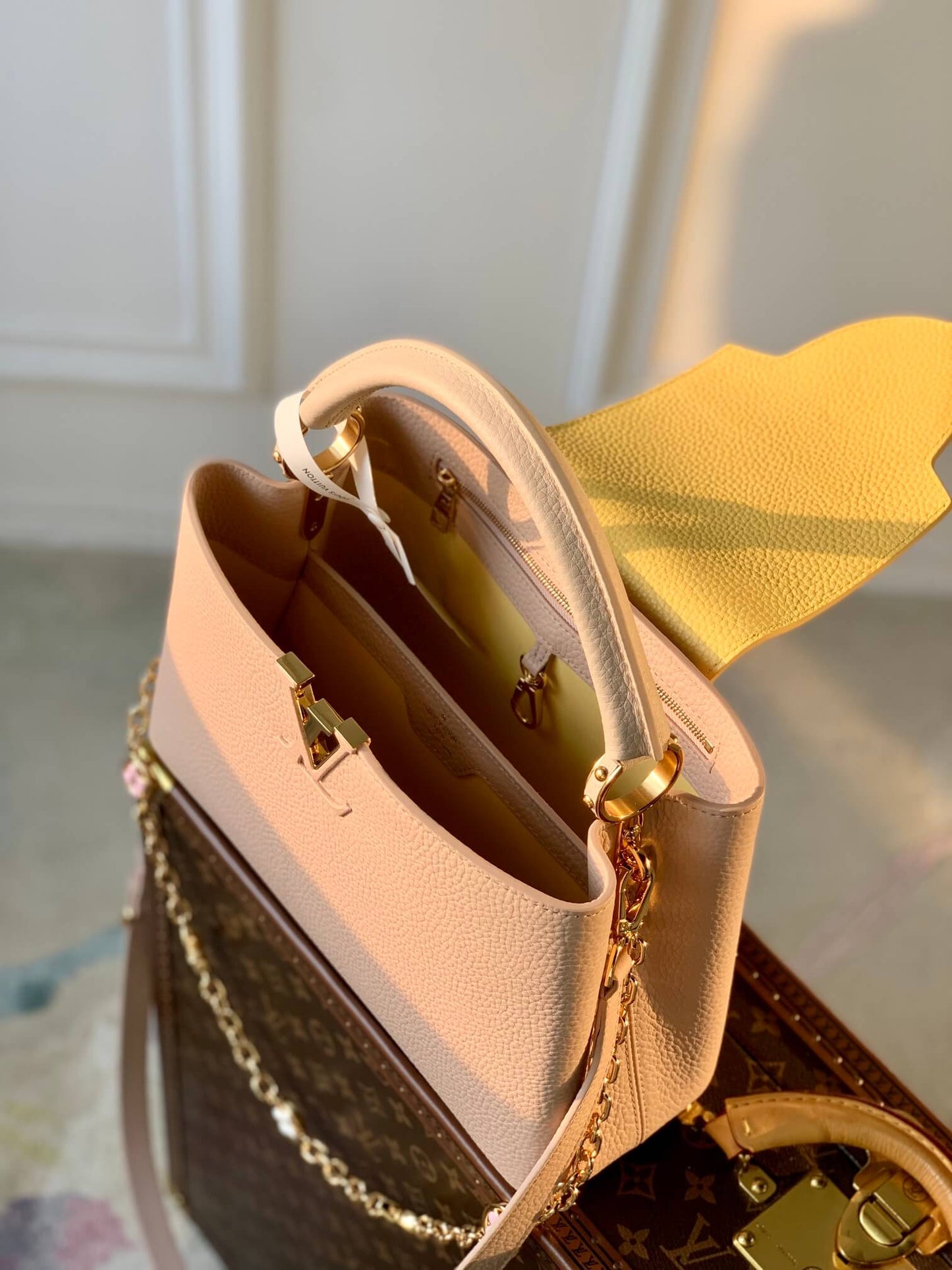 m22375 capucines mm taurillon 31 5cm apricot cowhide real leather