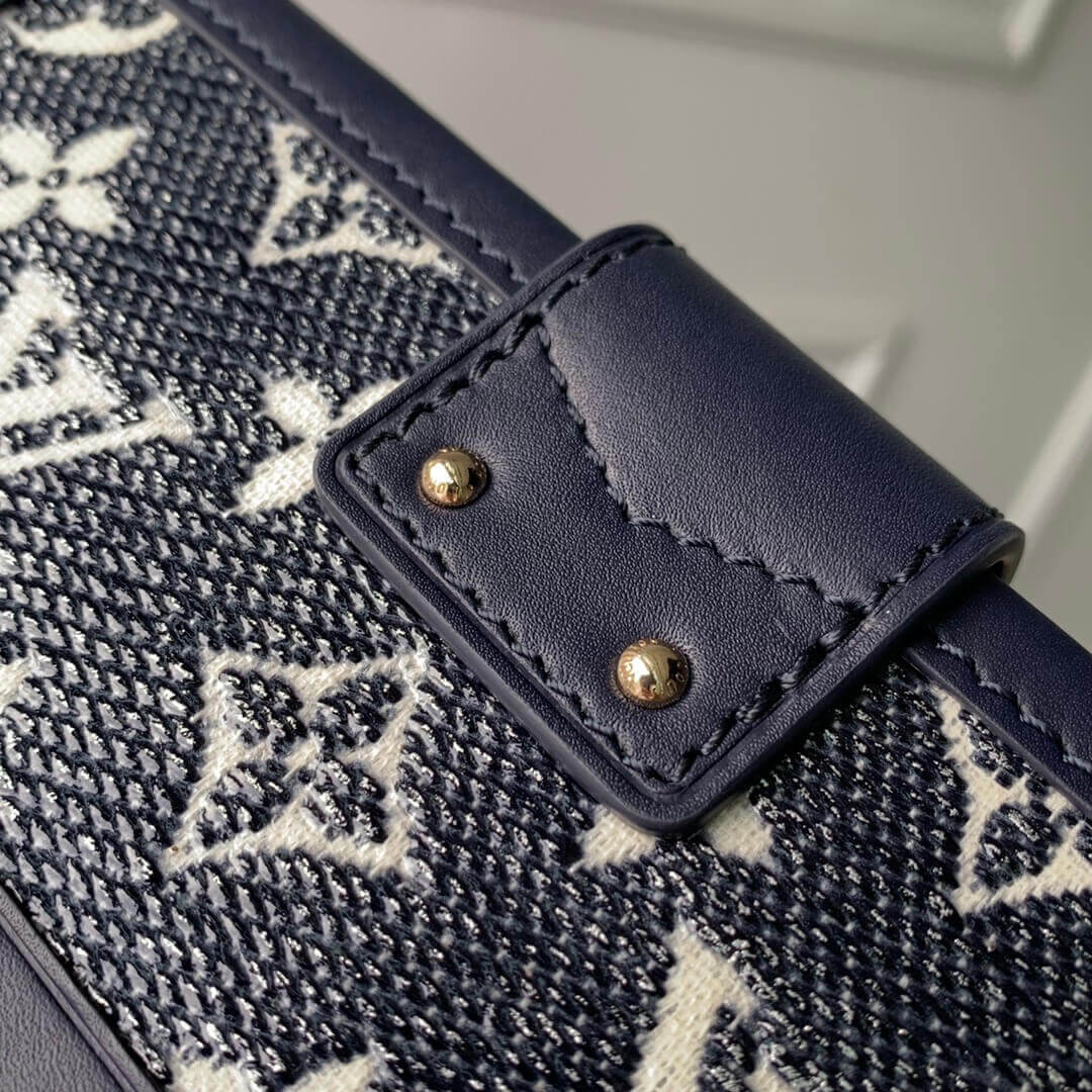 m22882 petite malle 20cm monoglam blue