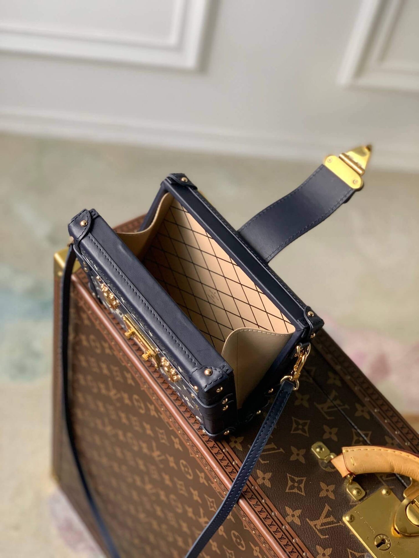 m22882 petite malle 20cm monoglam blue