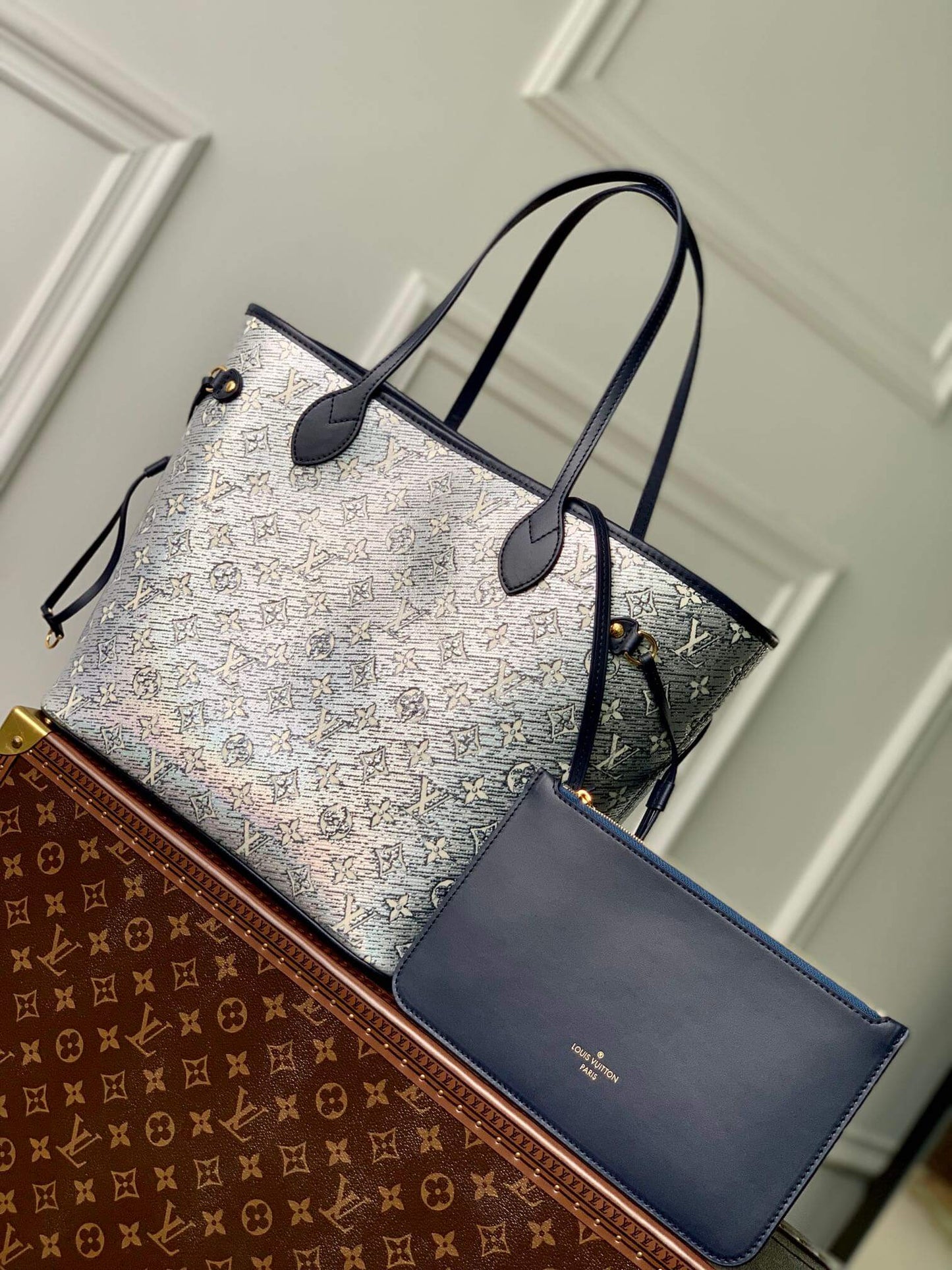 m22921 neverfull monoglam 31cm silver