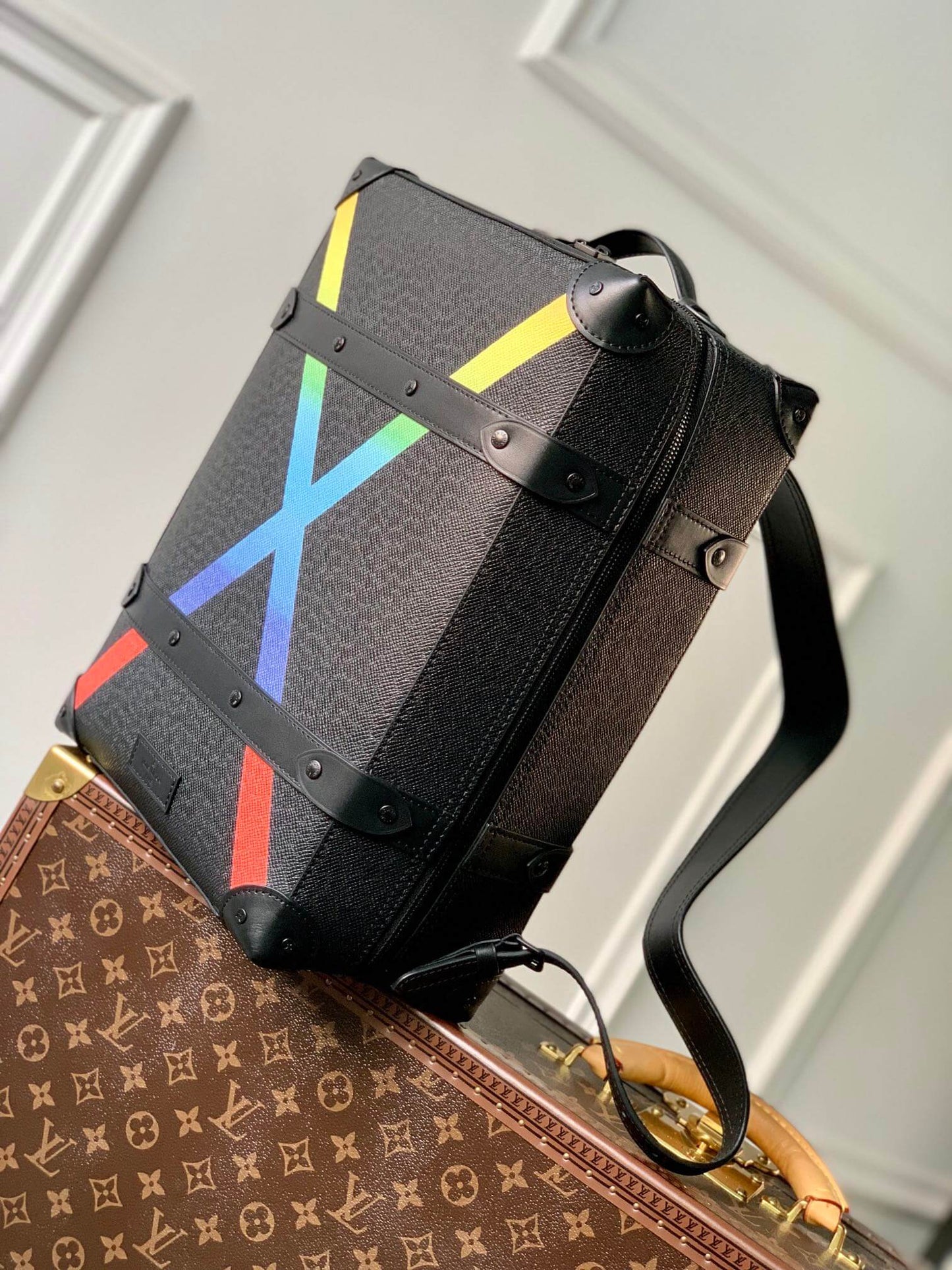 m30337 soft trunk pm 26cm black taiga rainbow backpack cowhide real leather