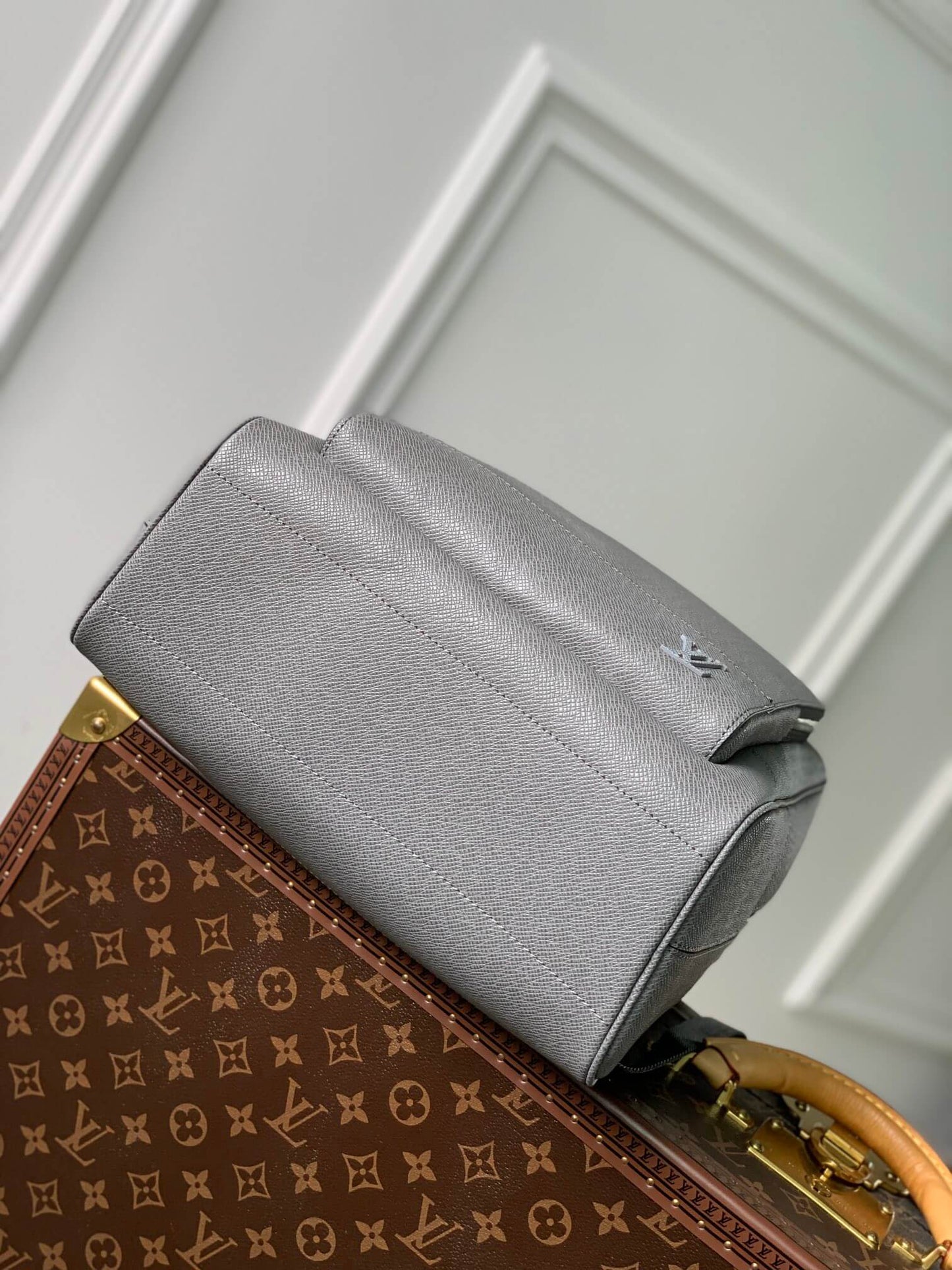 m30857 adrian backpack taiga 31cm grey