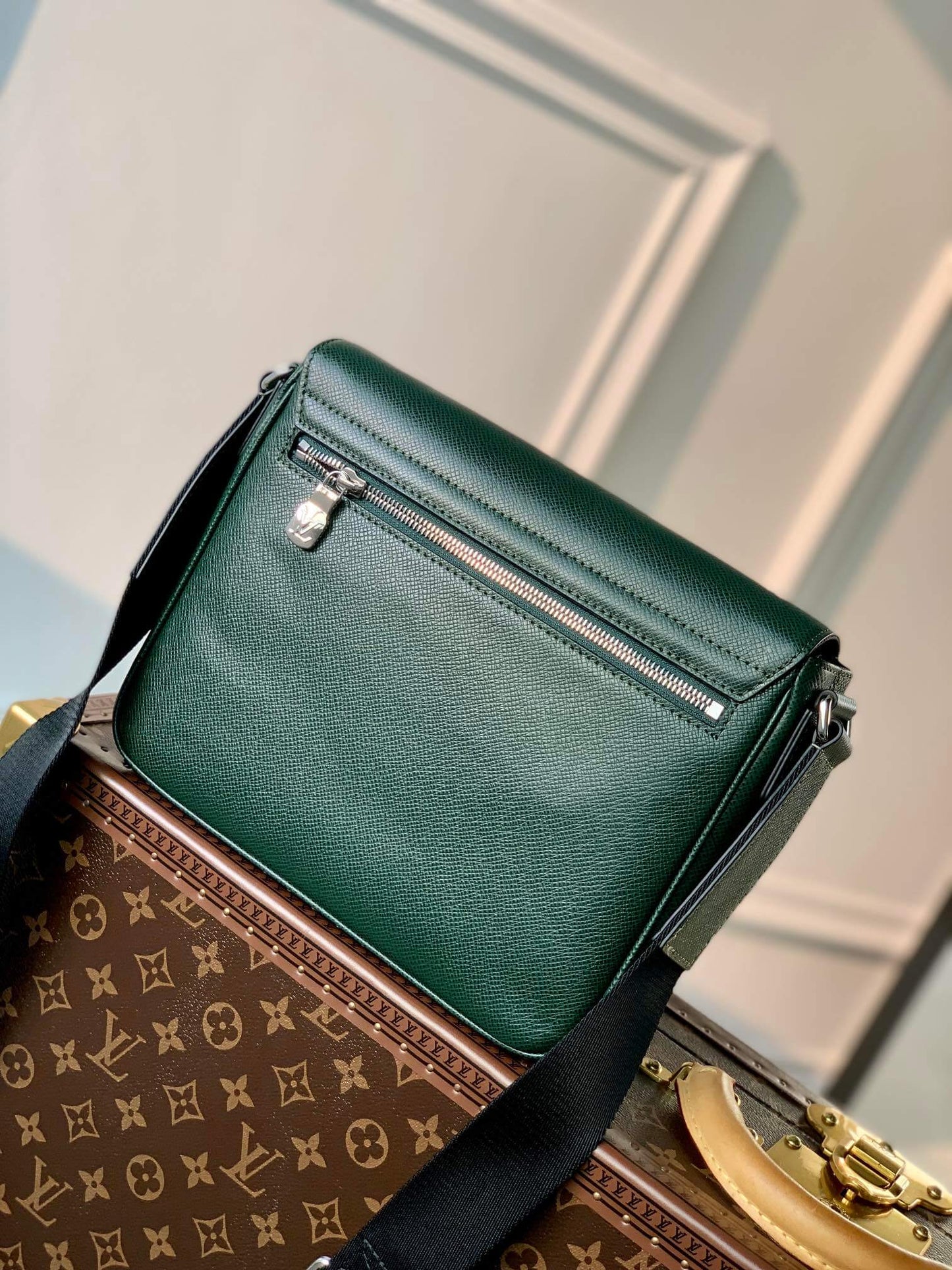 m30861 district pm taiga 26cm green man bag