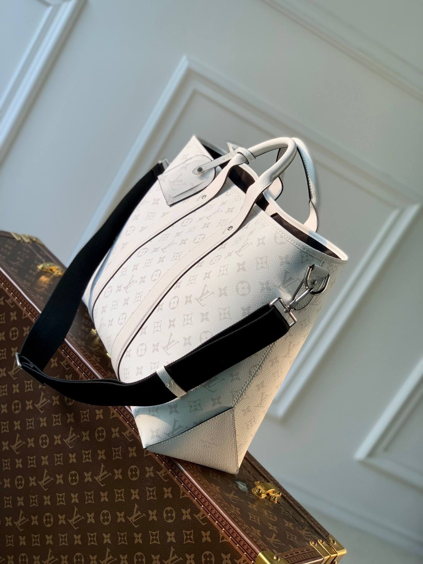 m30919 weekend tote nm 43cm monogram eclipse coated canvas off white