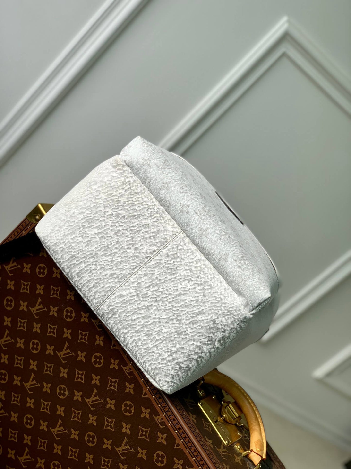 m30953 discovery backpack mm 40cm white monogram