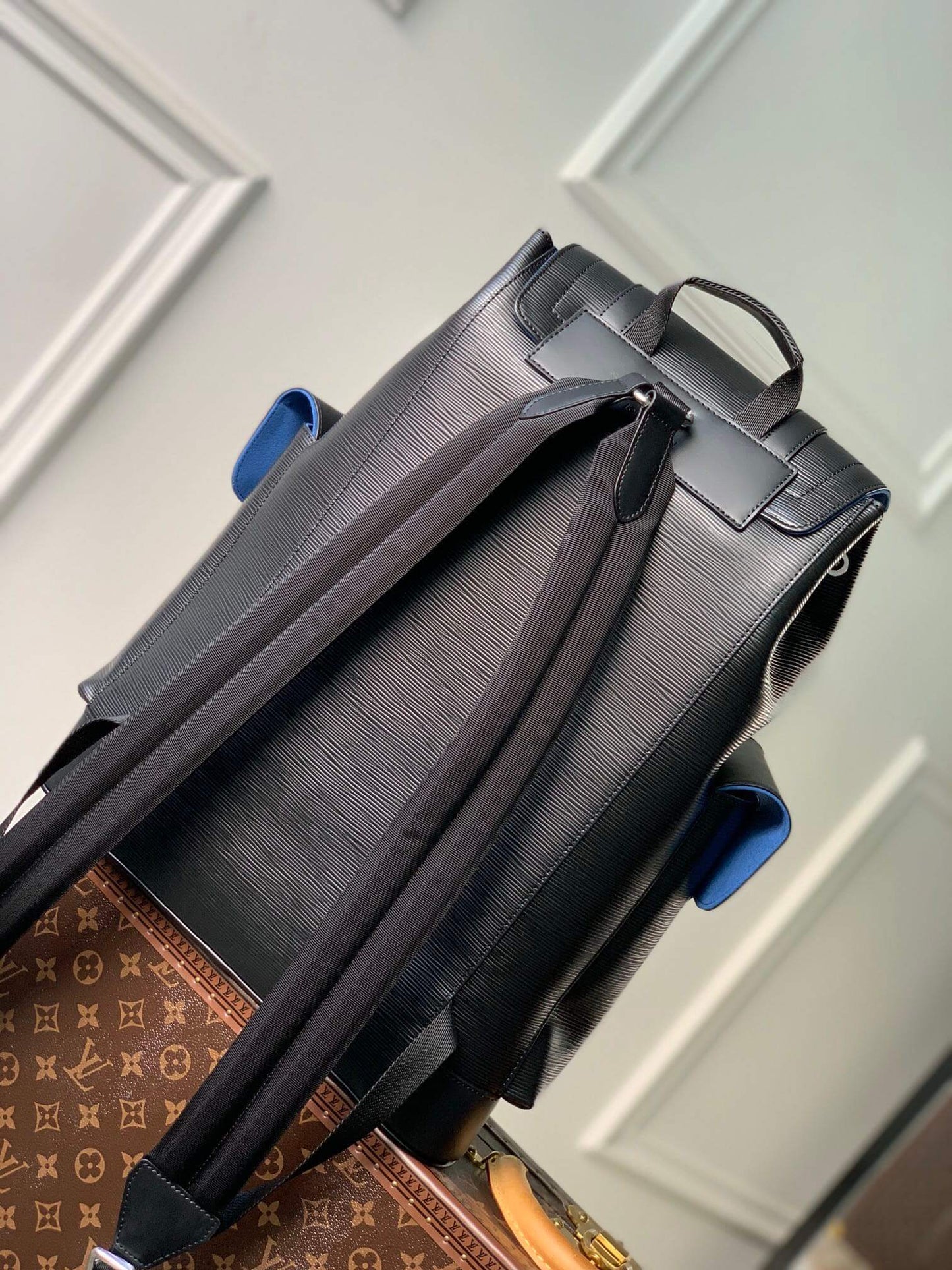 m41079 christopher montsouris 34cm water ripple embossing