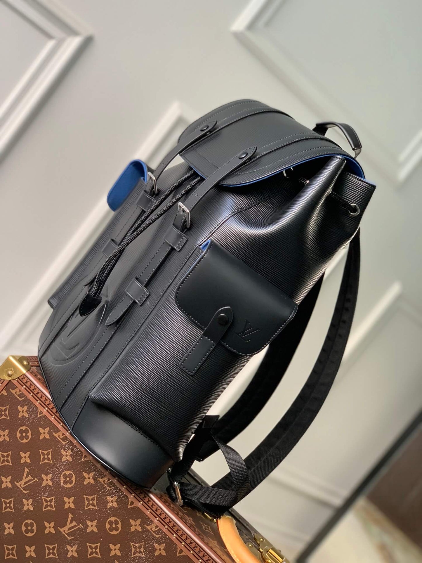 m41079 christopher montsouris 34cm water ripple embossing