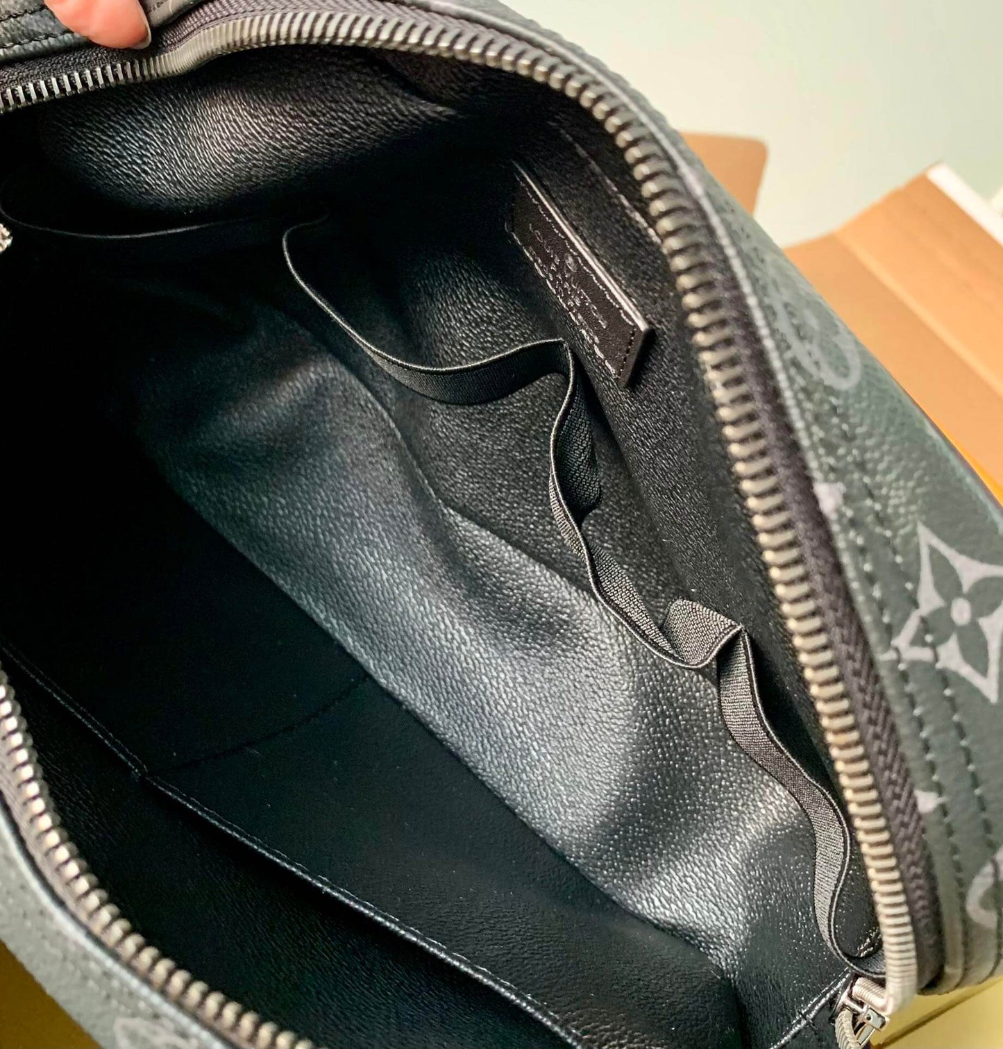 m43384 toilet pouch mm black 26cm