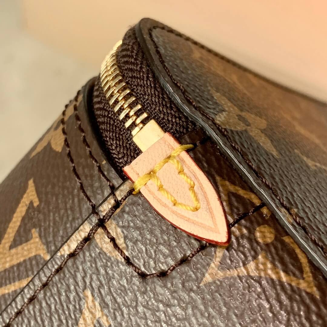 m43690 cosmetic bag brown monogram 34cm