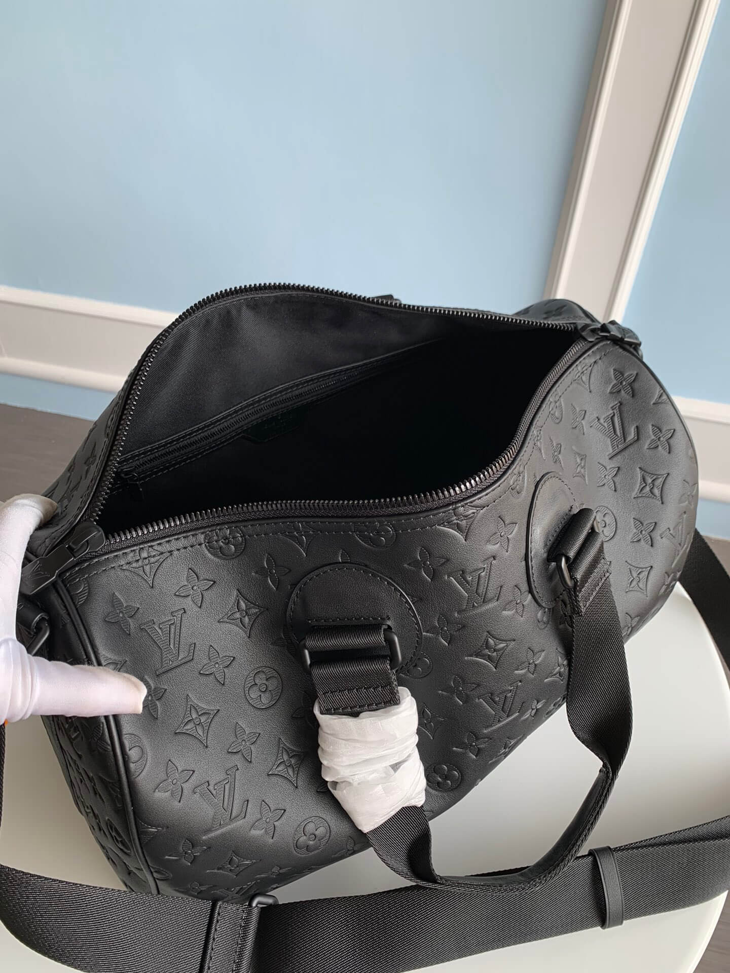 m43696 speedy bandouliere 40 black shoulder bag cross body bags handbag man bag mens bag