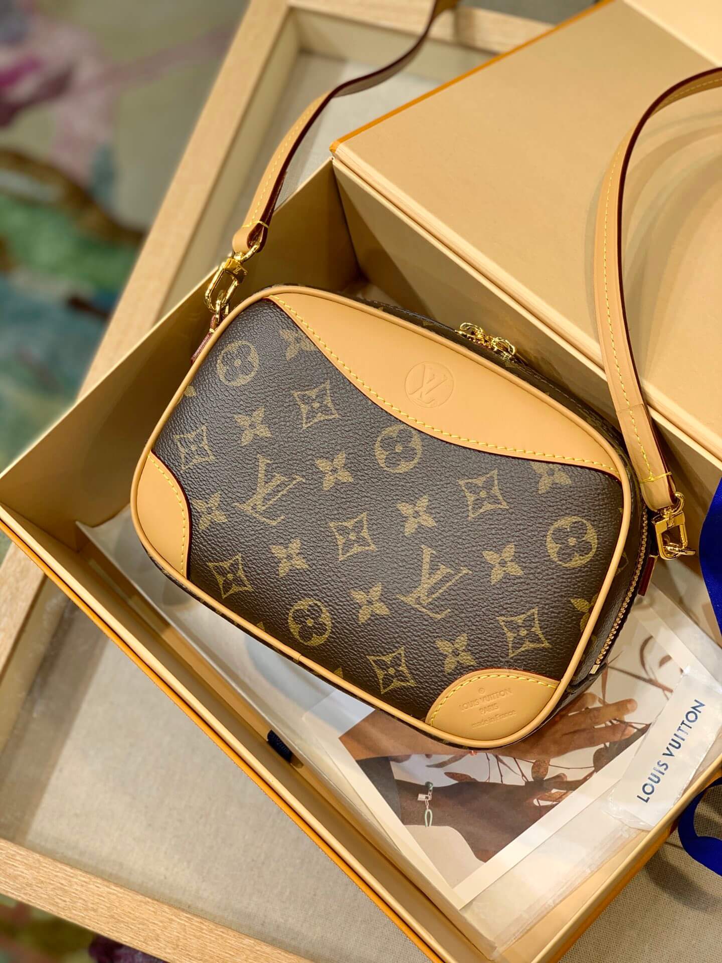 m45528 shoulder bag nicolas ghesquiere 22cm monogram free shipping