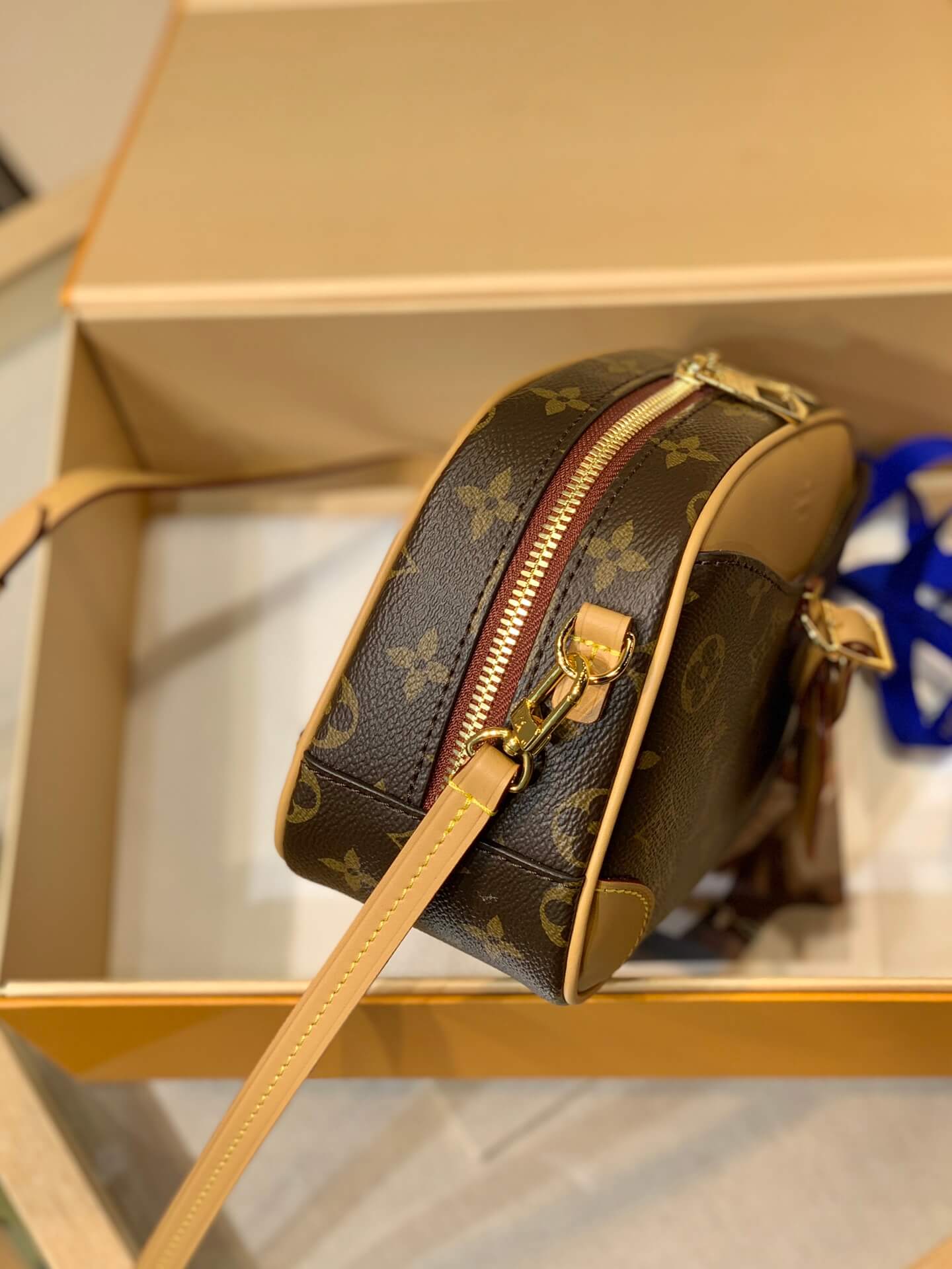 m45528 shoulder bag nicolas ghesquiere 22cm monogram free shipping