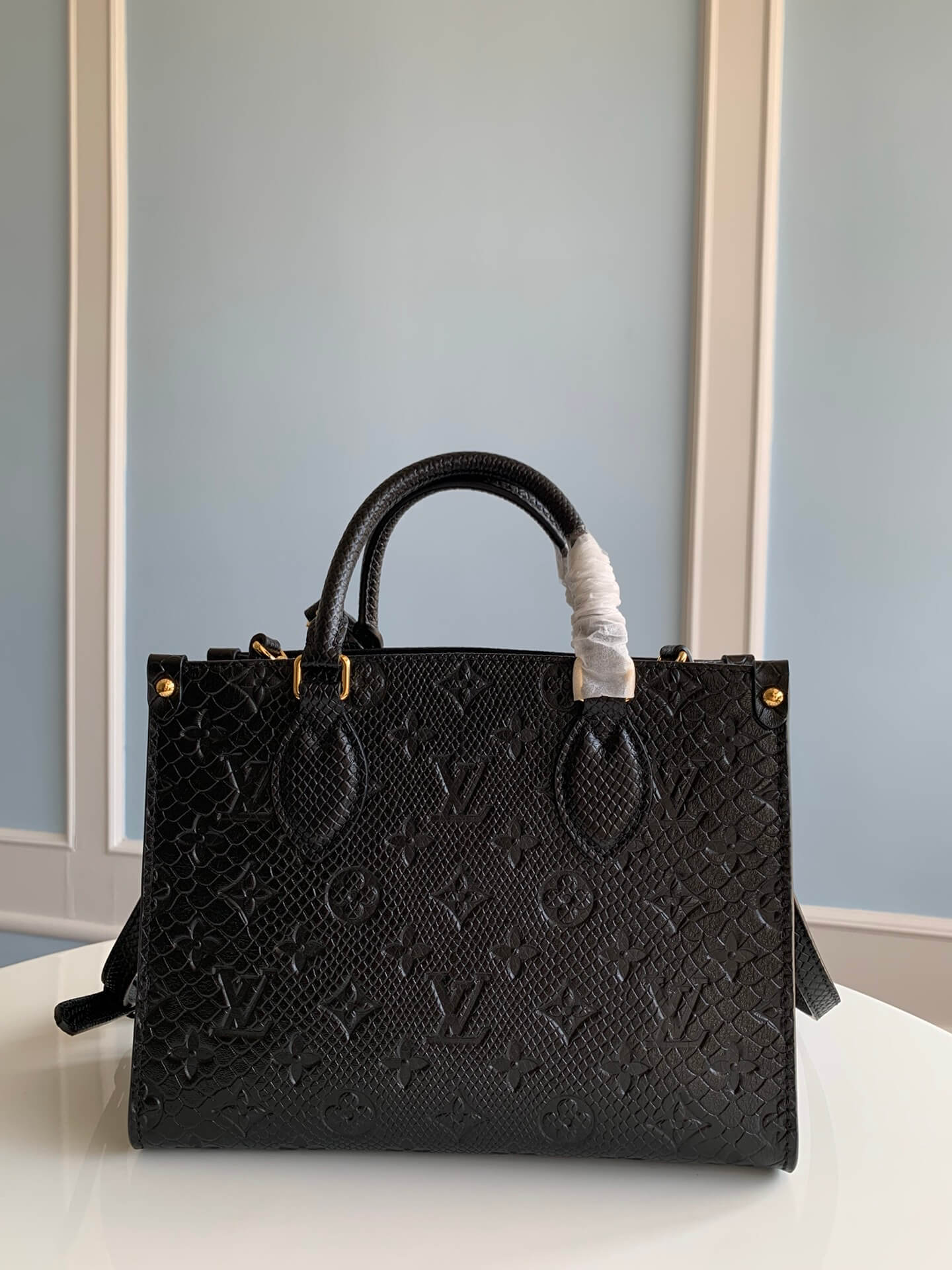 m45653 onthego pm monogram empreinte leather black giant monogram 25cm