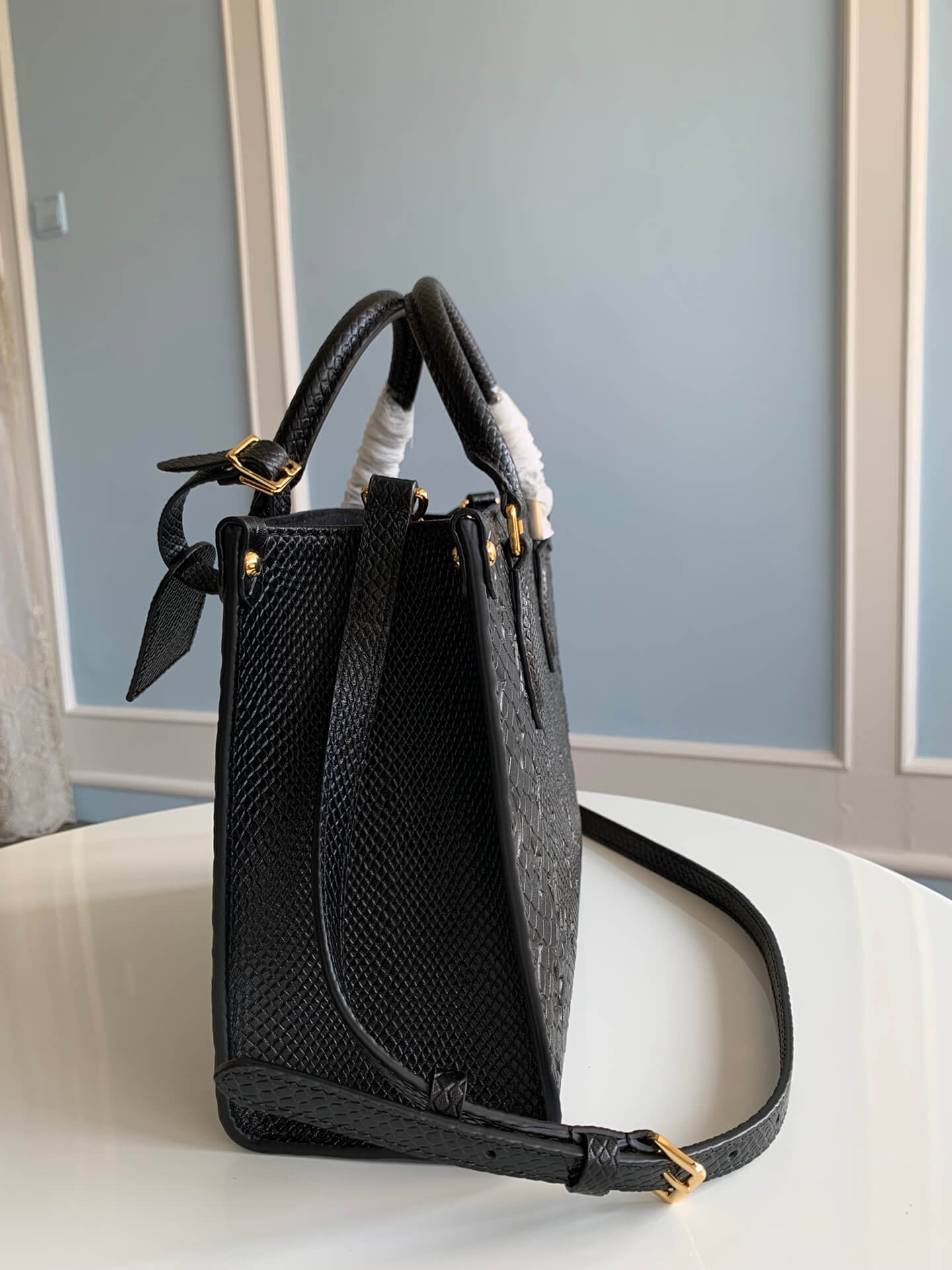 m45653 onthego pm monogram empreinte leather black giant monogram 25cm