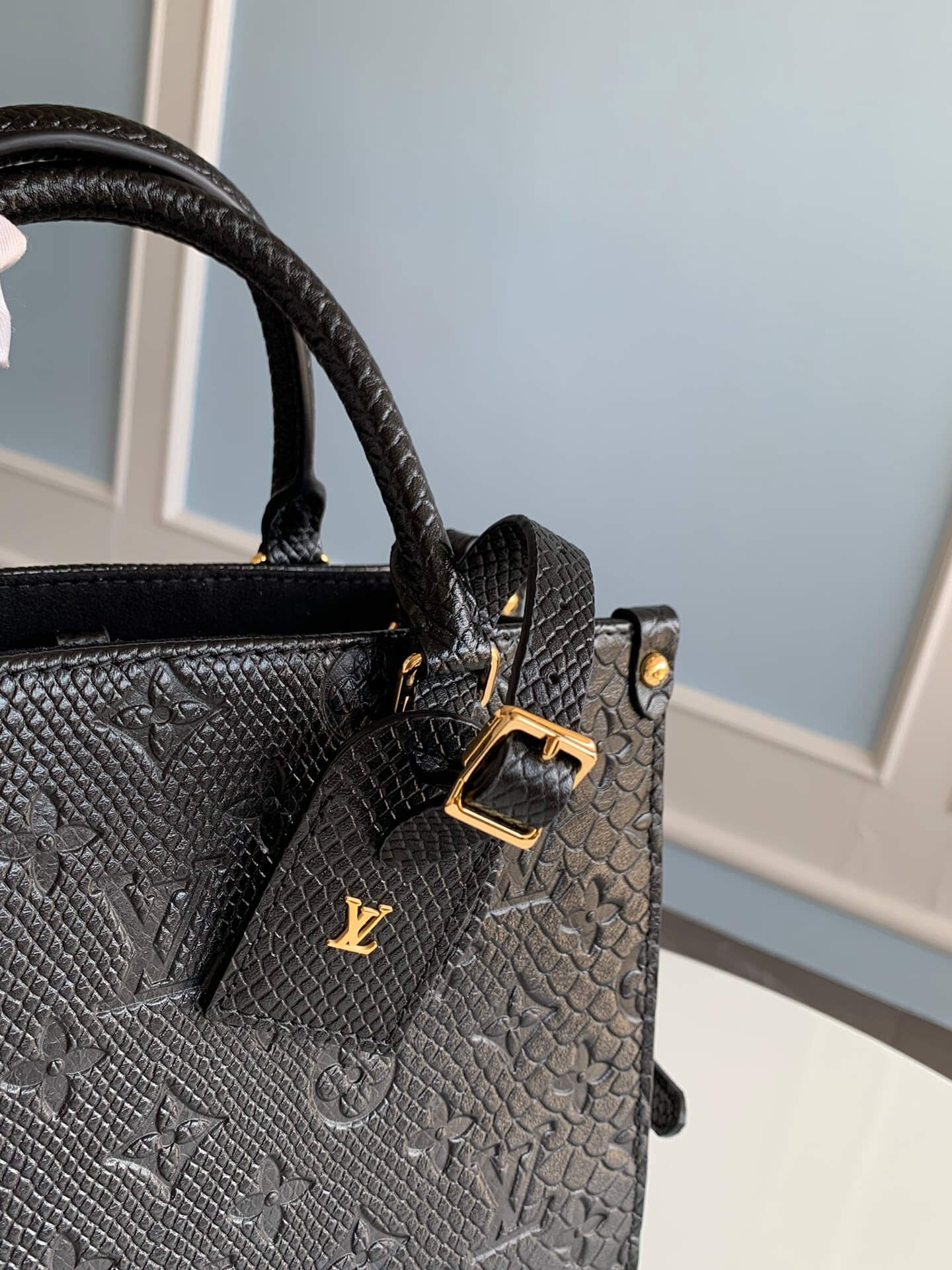 m45653 onthego pm monogram empreinte leather black giant monogram 25cm