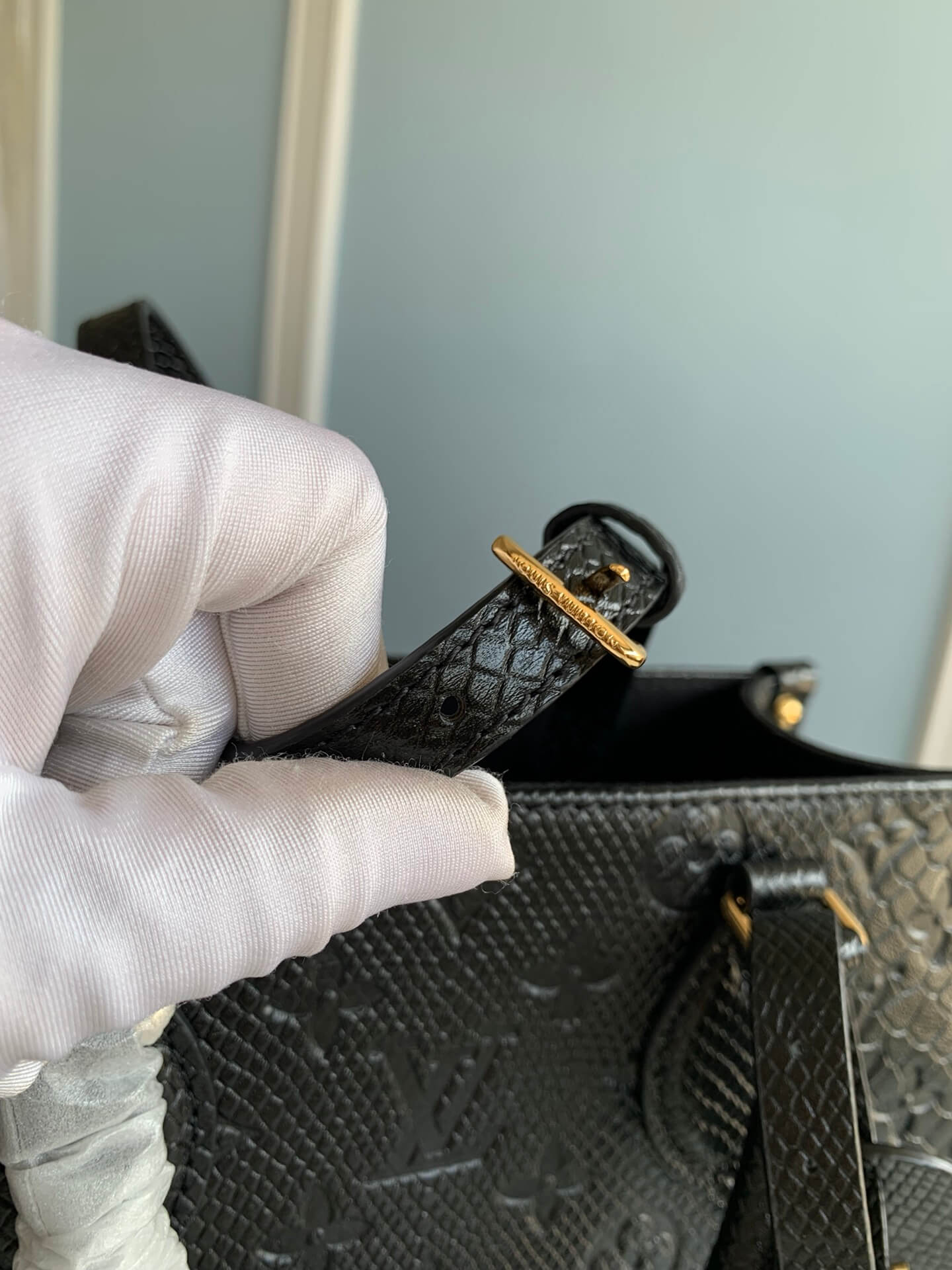 m45653 onthego pm monogram empreinte leather black giant monogram 25cm