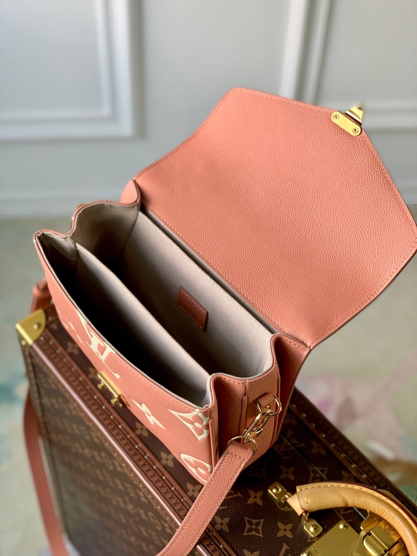 m45773 pochette metis monogram empreinte 25cm rose pink shoulder cross body bag brown