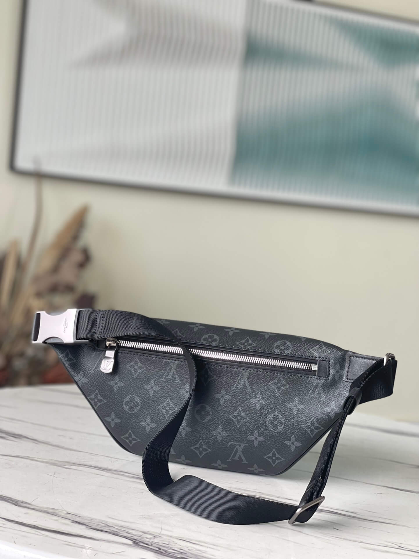 louis vuitton lv m46035 discovery bumbag pm
