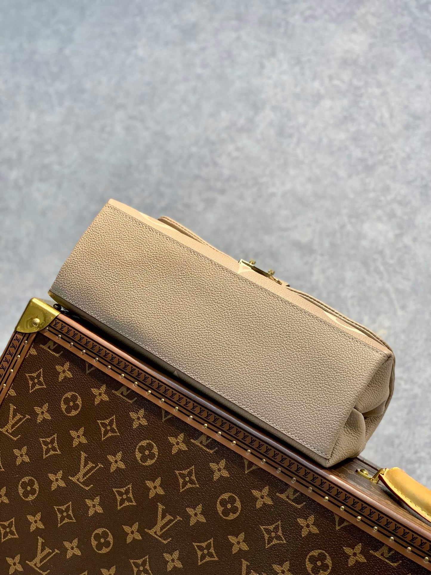 m46041 madeleine 24cm bb 30cm mm monogram empreinte grey handbag