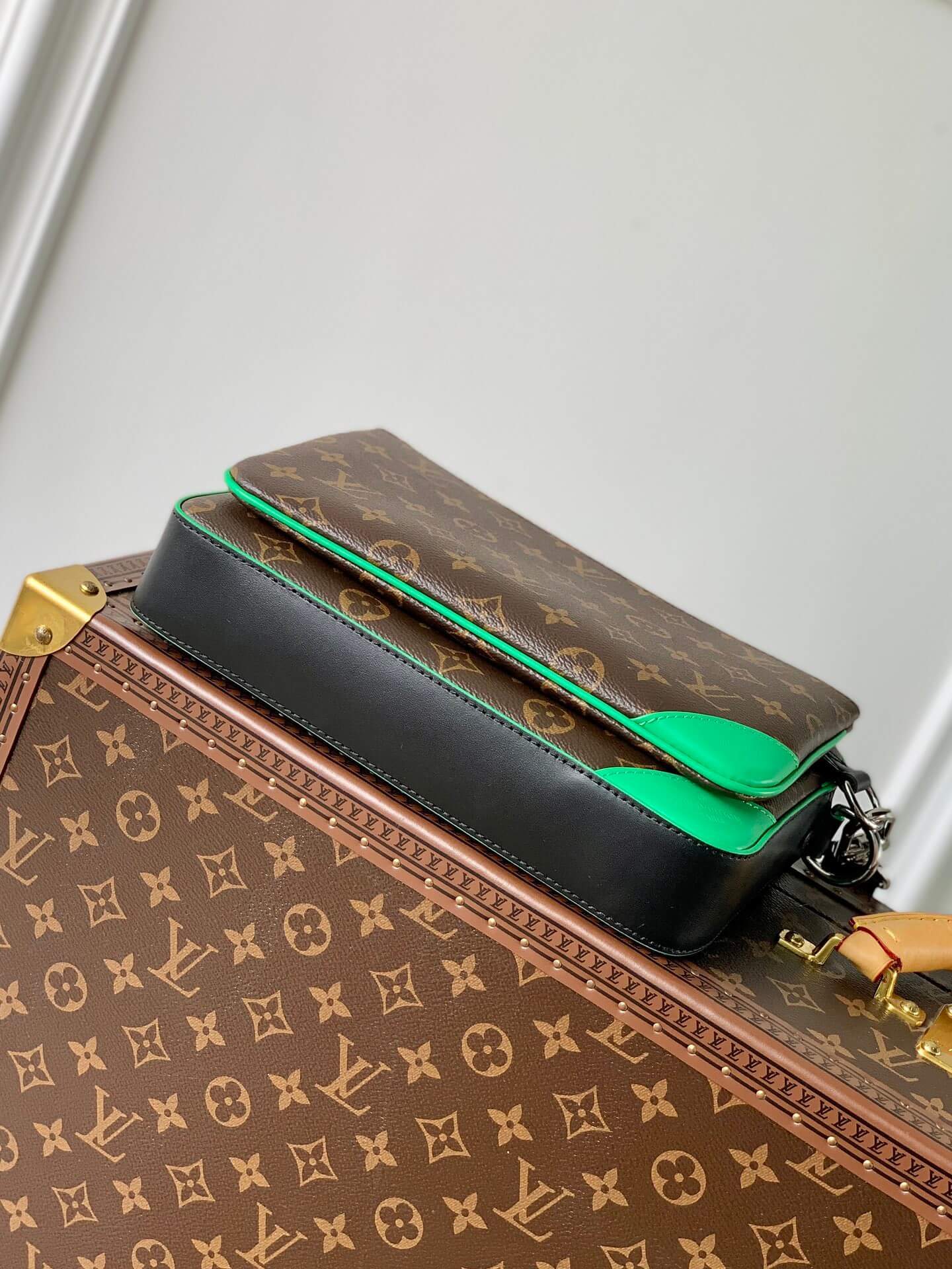 m46266 trio sac plat monogram macassar 25cm green shoulder bag cross body bags