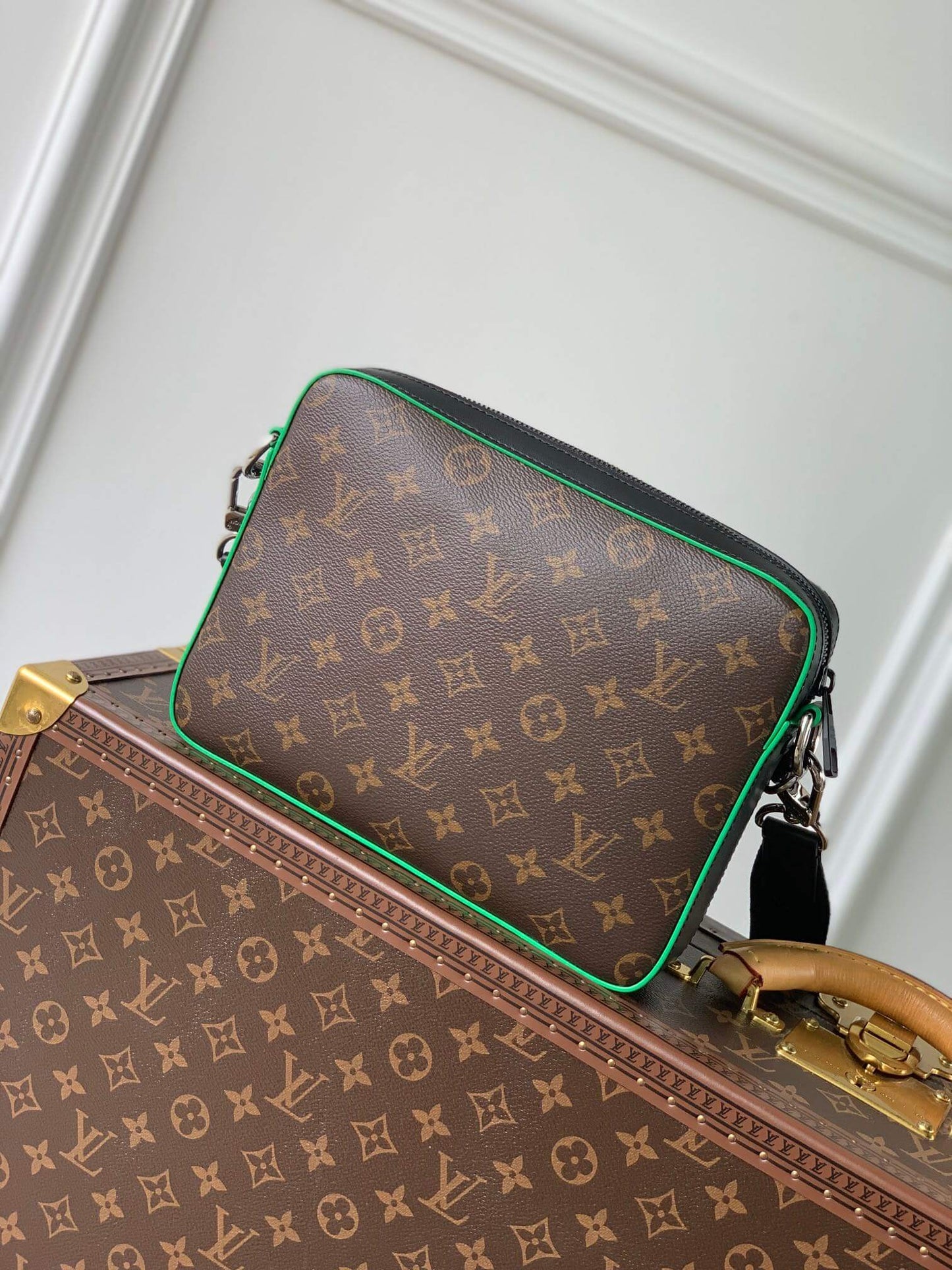 m46266 trio sac plat monogram macassar 25cm green shoulder bag cross body bags