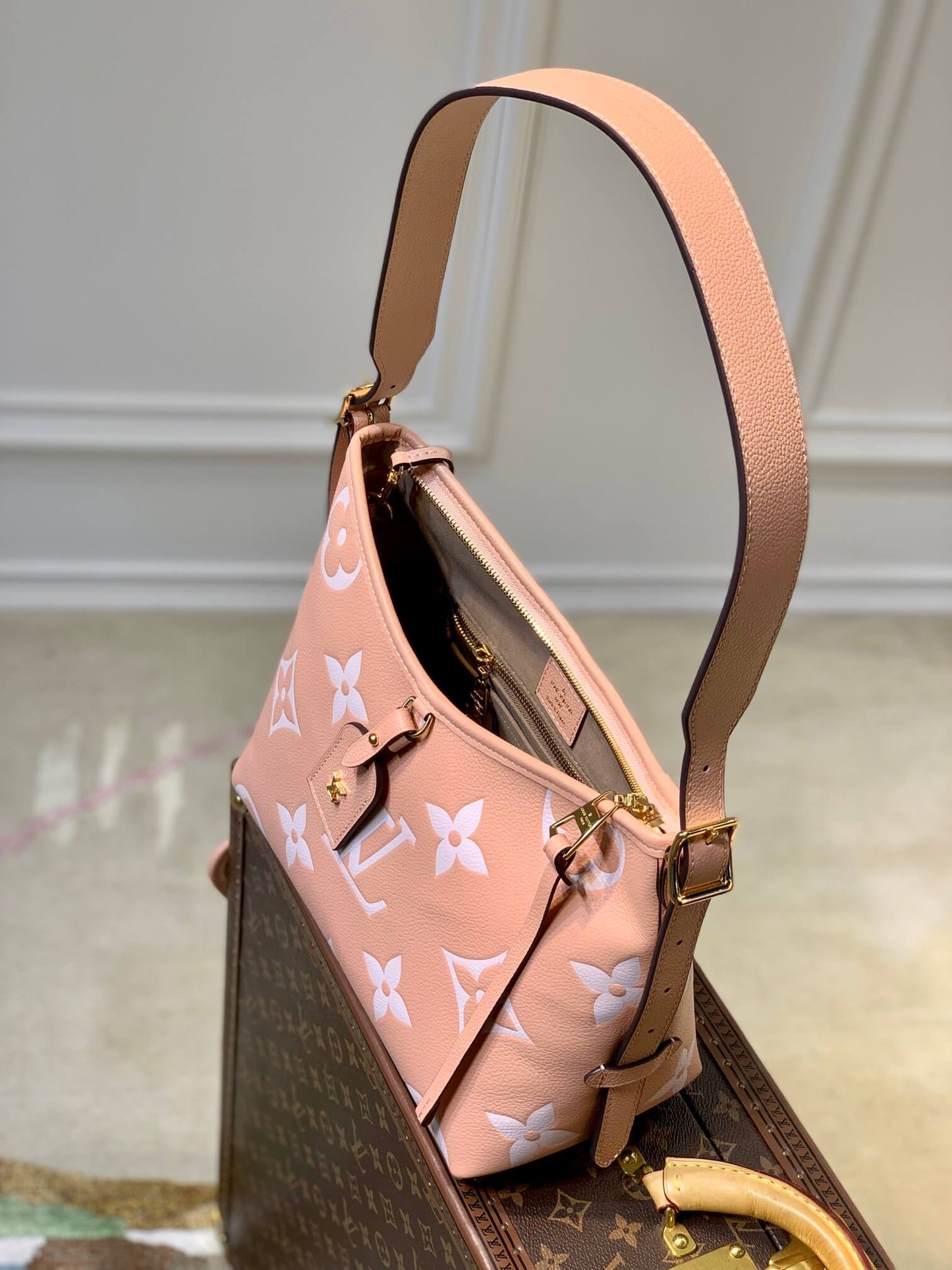m46298 carryall monogram empreinte 29cm pink shoulder bag handbag subaxillary bag