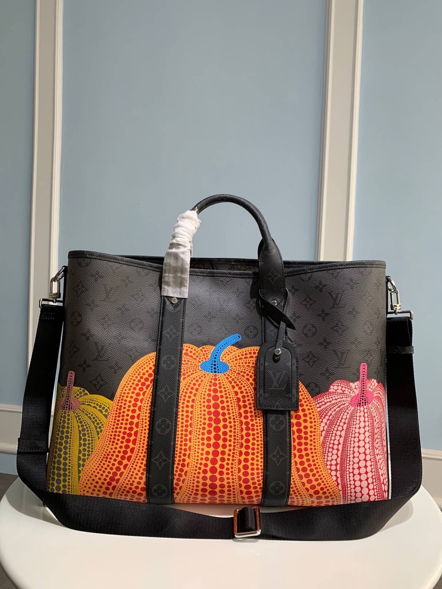 m46434 lu x yk weekend tote monogram eclipse reverse 43cm monogram eclipse reverse coated canvas with colorful pumpkin print