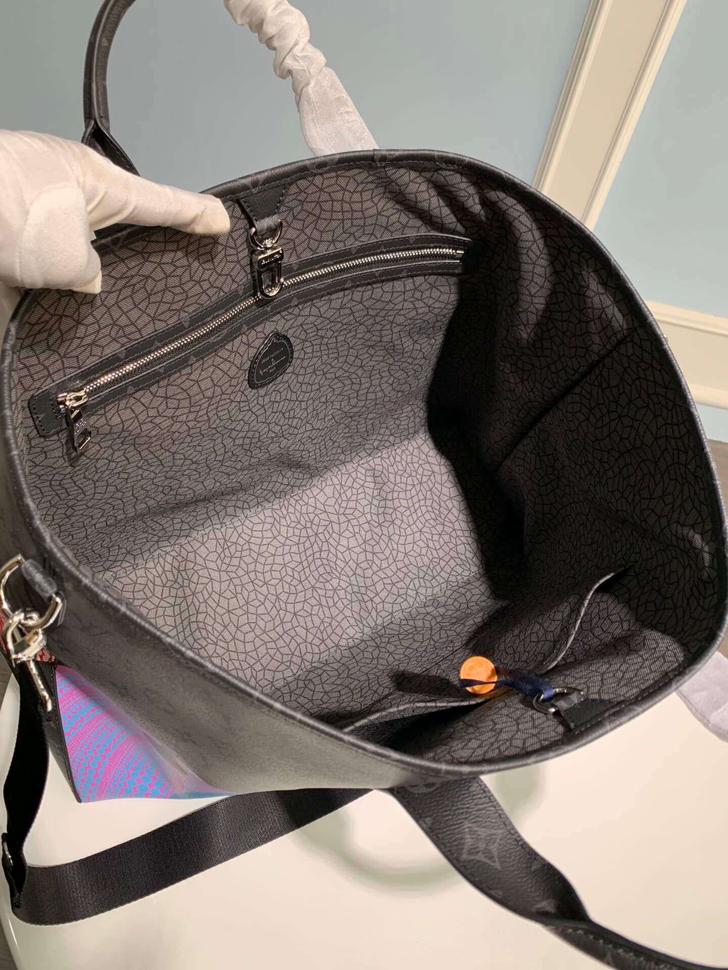 m46434 lu x yk weekend tote monogram eclipse reverse 43cm monogram eclipse reverse coated canvas with colorful pumpkin print