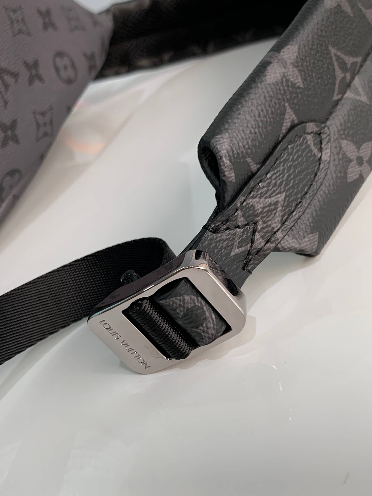 m46440 yk discovery monogram eclipse reverse 30cm free shipping monogram eclipse reverse coated canvas with colorful pumpkin print cowhide real leather