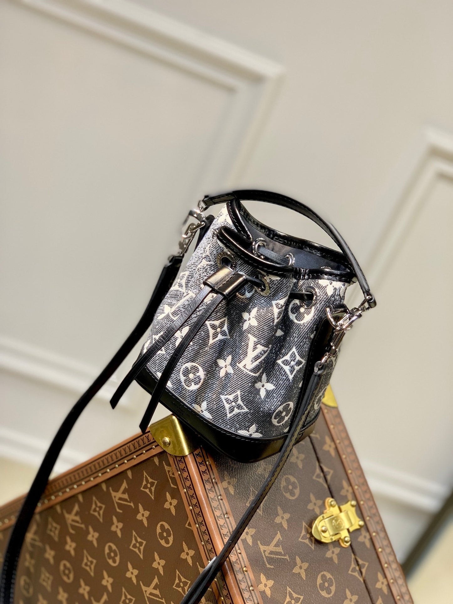 m46449 mini bucket bag cruise monogram 16cm grey