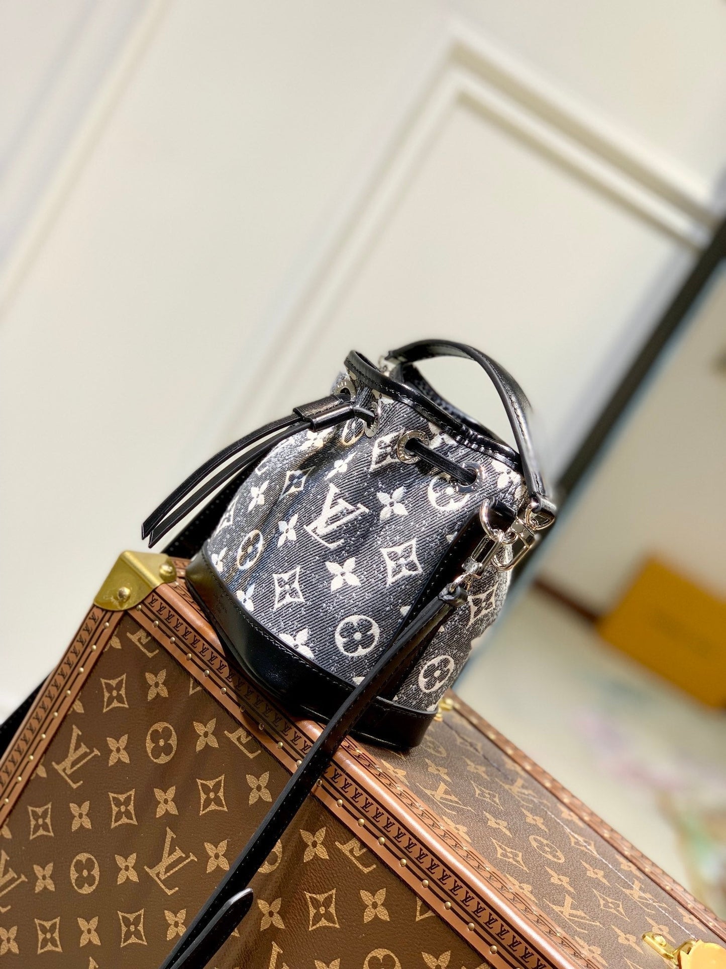 m46449 mini bucket bag cruise monogram 16cm grey