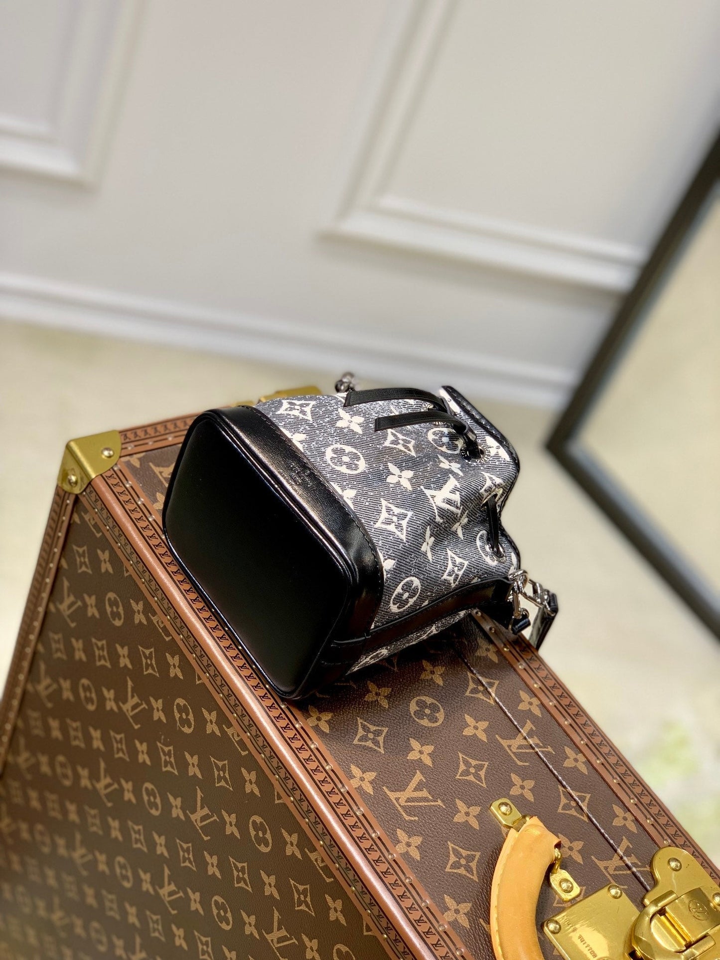 m46449 mini bucket bag cruise monogram 16cm grey