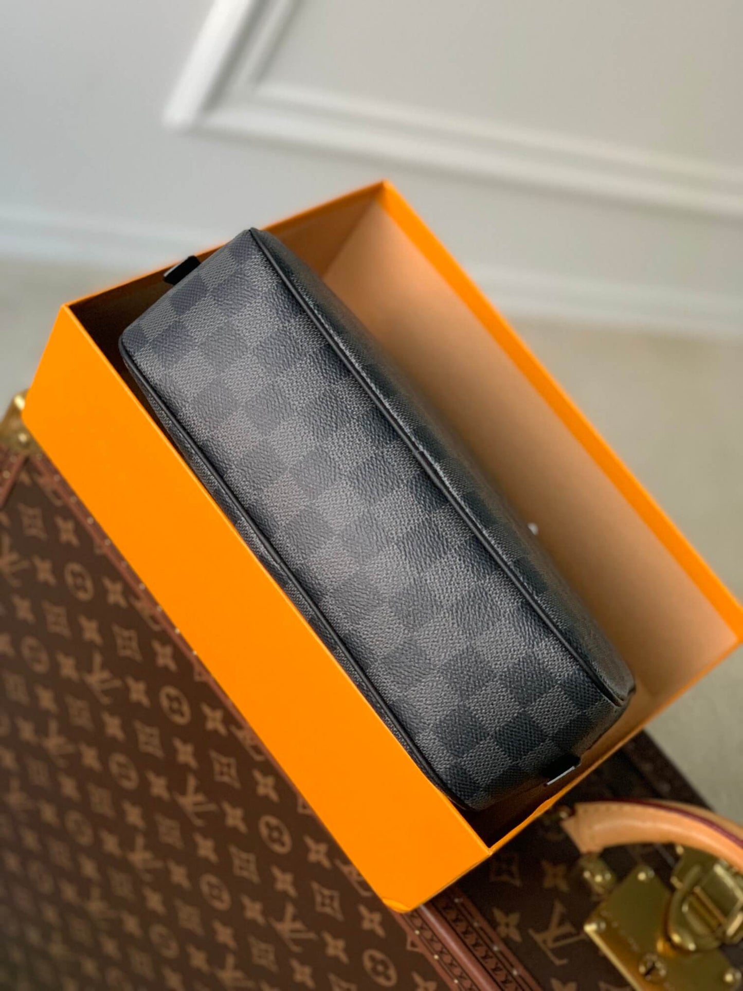 m47521 toilet pouch mm damier black 26cm