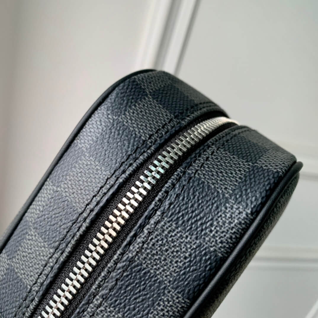 m47521 toilet pouch mm damier black 26cm