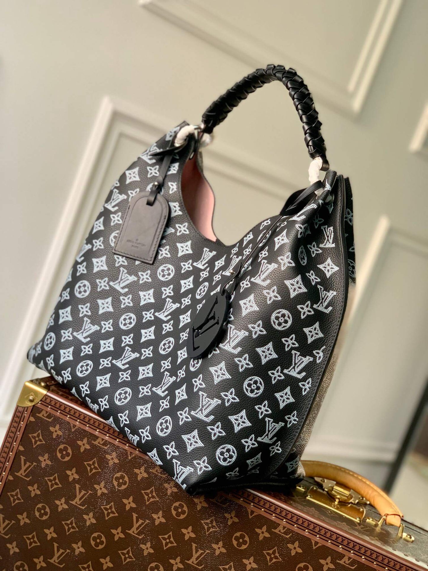 m53188 carmel taurillon monogram 35cm black and white subaxillary bag