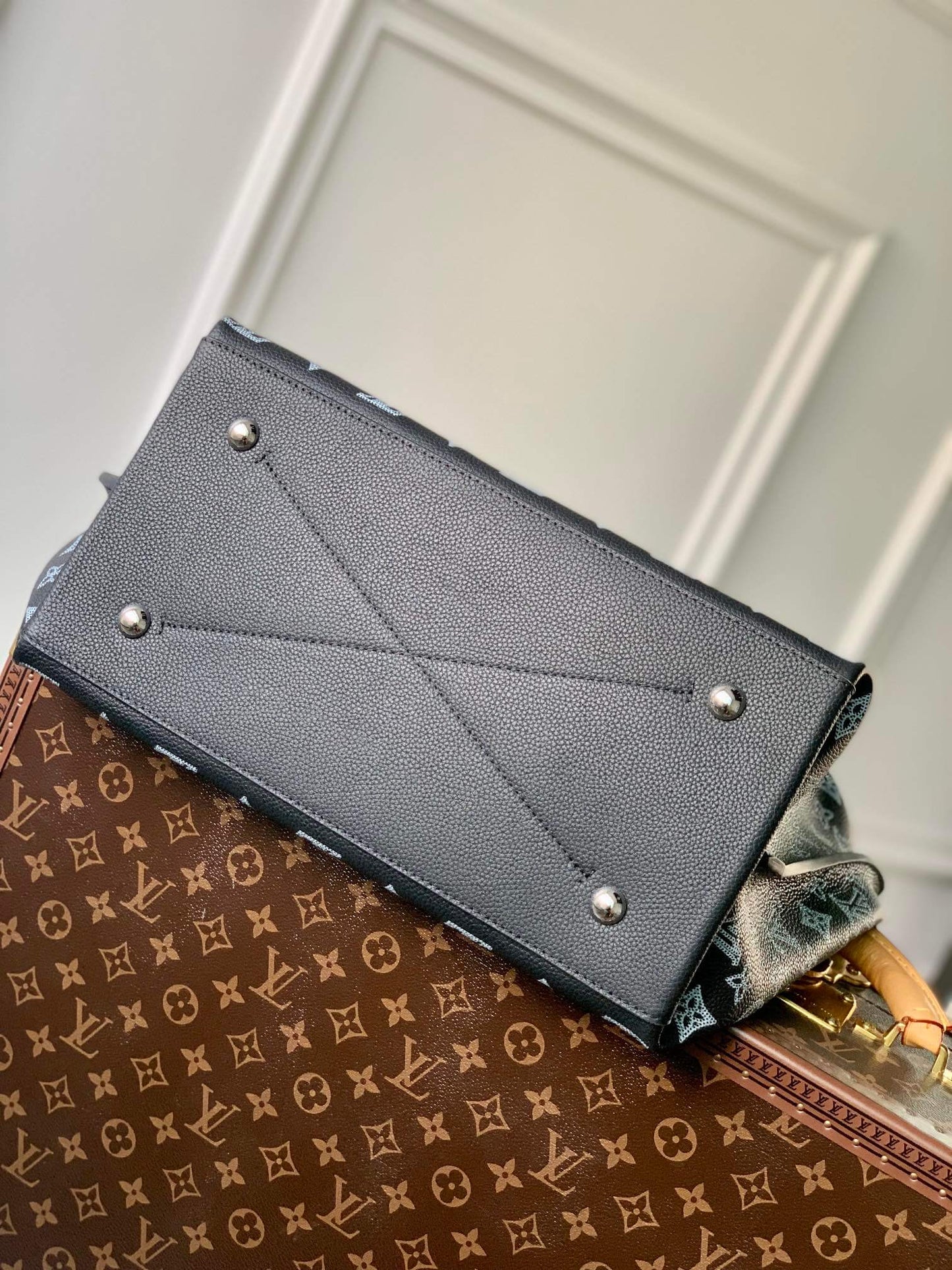 m53188 carmel taurillon monogram 35cm black and white subaxillary bag