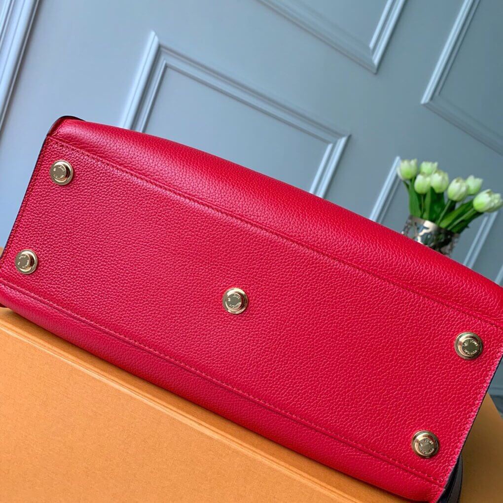 m53823 on my side monogram 30 5cm red white