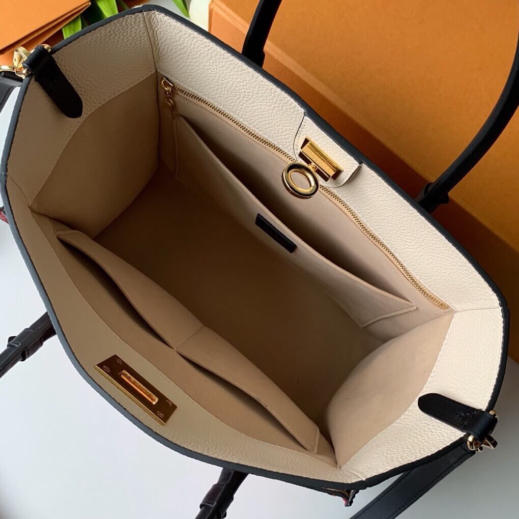 m53823 on my side monogram 30 5cm red white