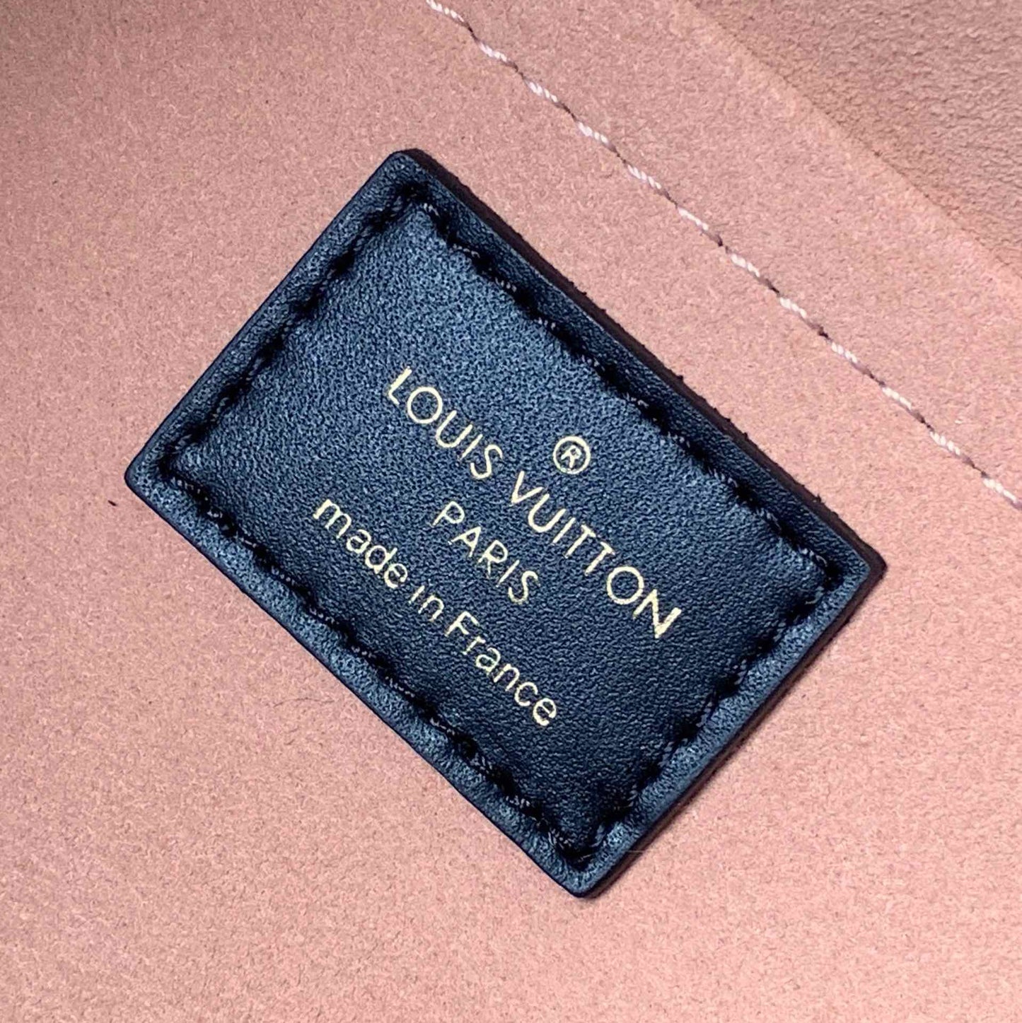 m53823 on my side pm monogram 25cm black yellow