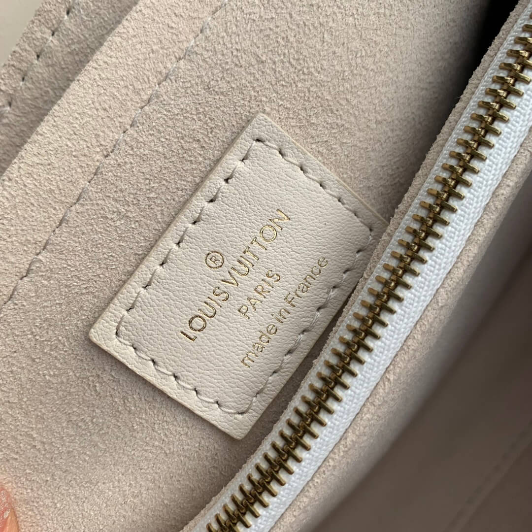 m53937 hold me handbag dirty white 23cm new wave ivoire white