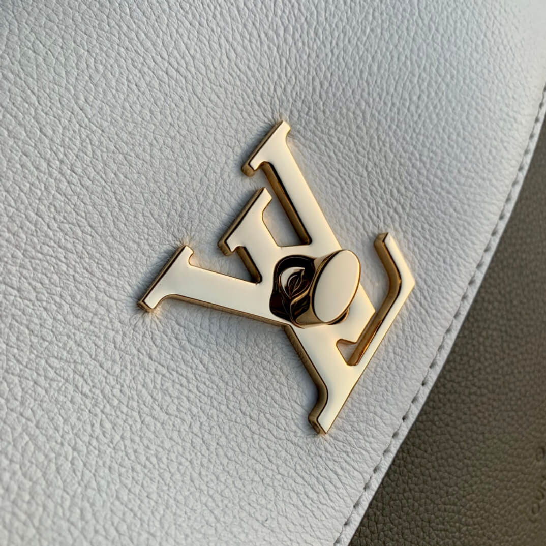 m53937 lockme ever bb handbag green 28cm material of calf leather