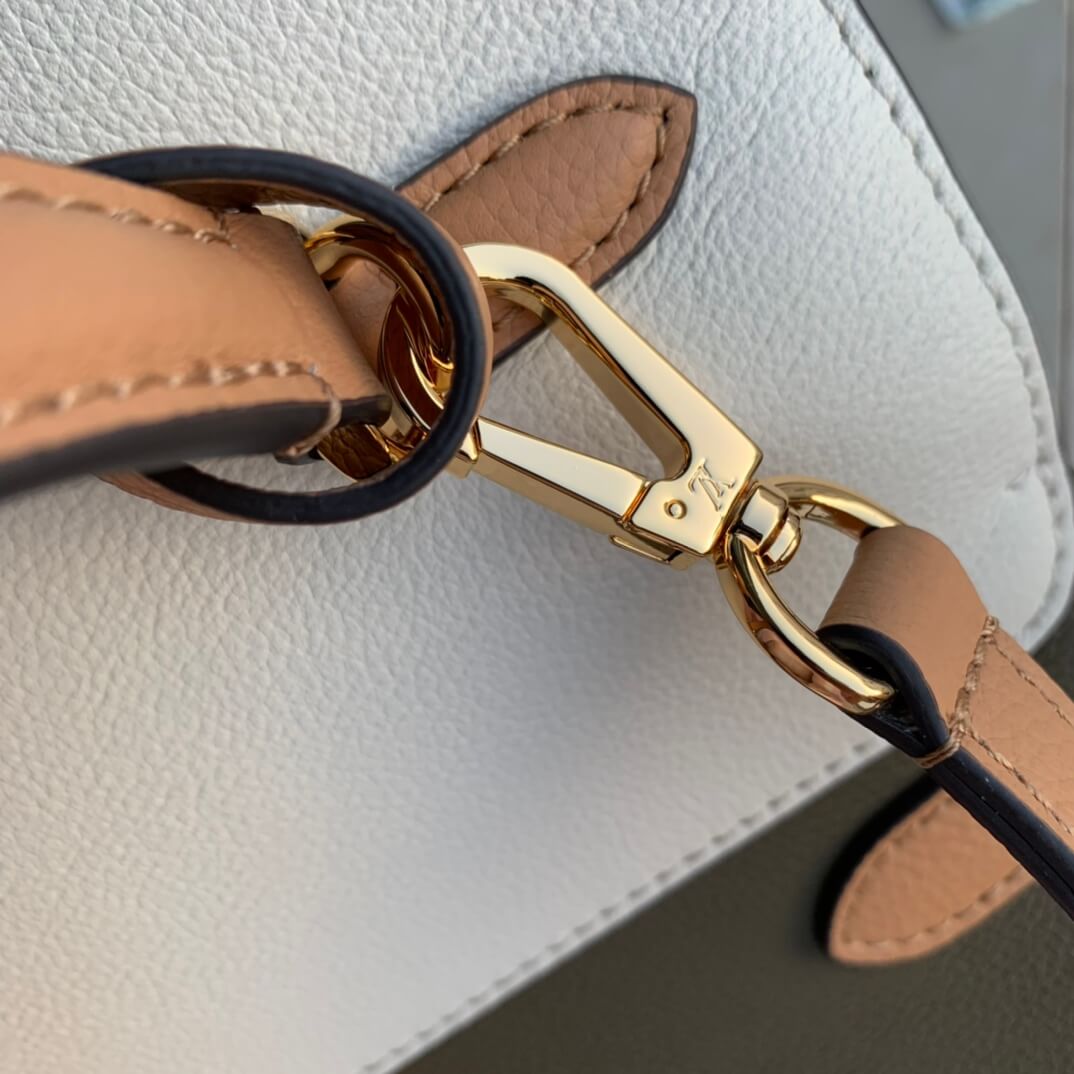 m53937 lockme ever bb handbag green 28cm material of calf leather